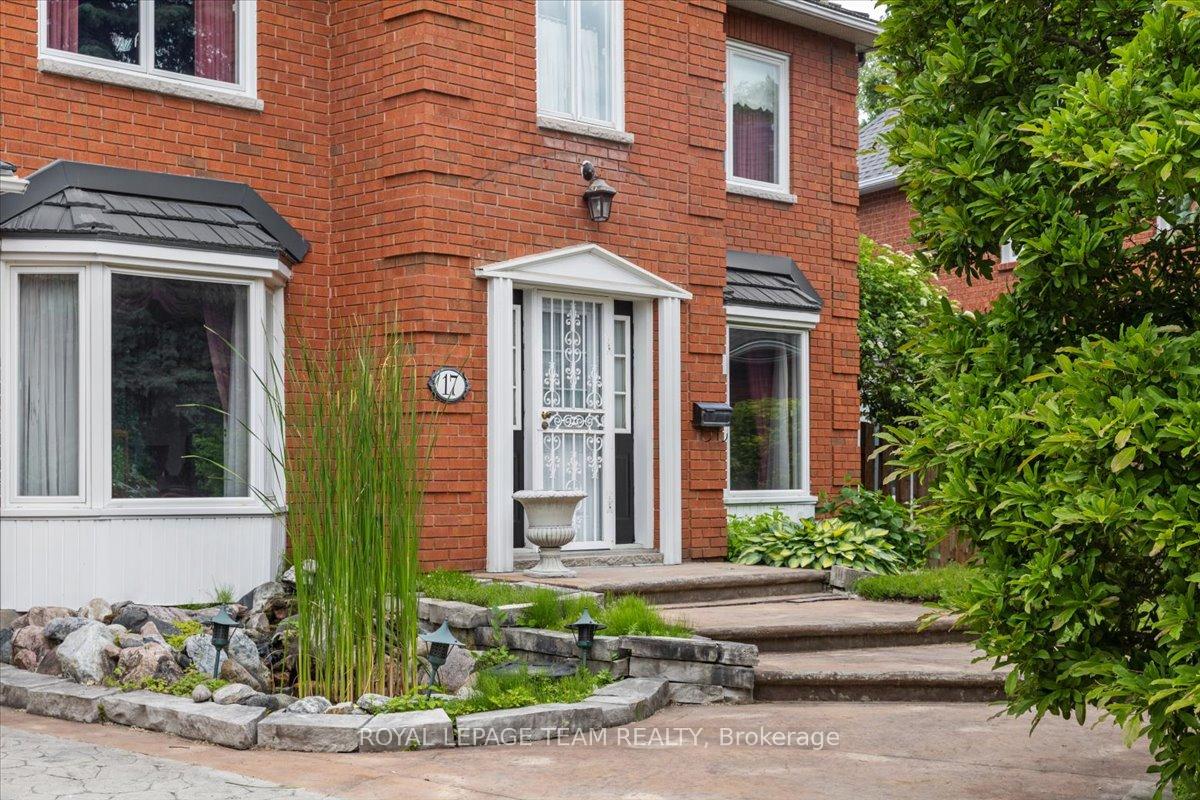 Photo 4 of 17 Stonehedge Parkway, Ottawa, Bayshore — HOMEH