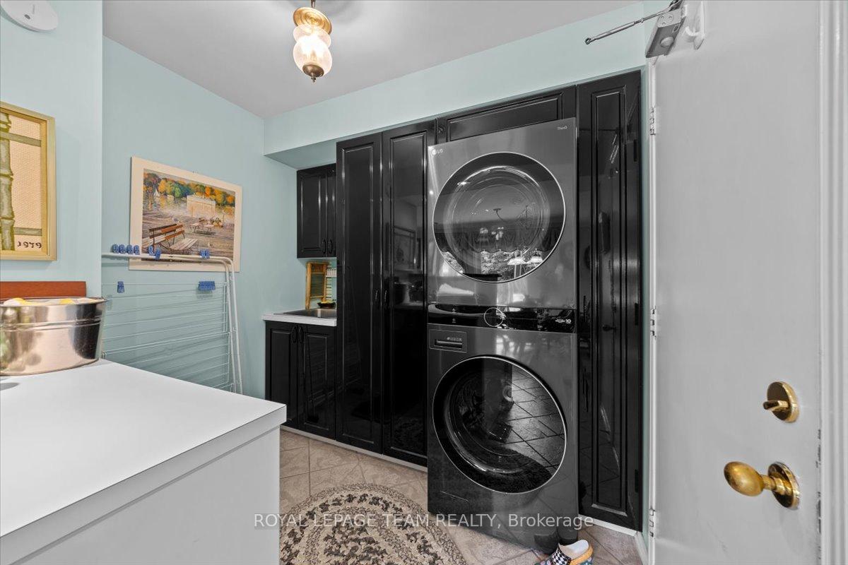 Photo 16 of 17 Stonehedge Parkway, Ottawa, Bayshore — HOMEH