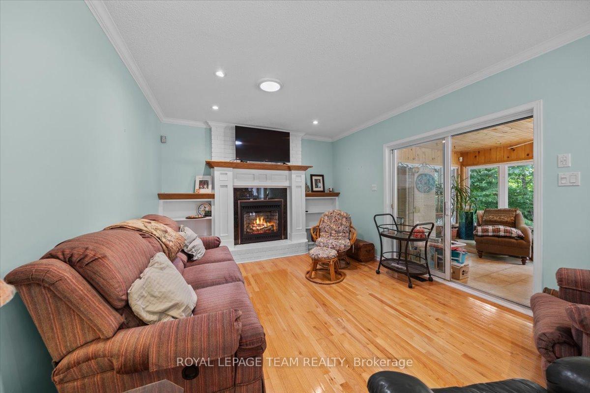 Photo 21 of 17 Stonehedge Parkway, Ottawa, Bayshore — HOMEH