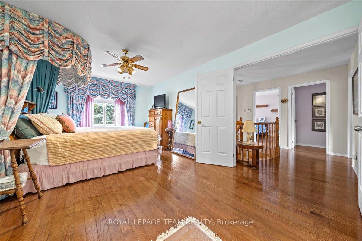 Photo 27 of 17 Stonehedge Parkway, Ottawa, Bayshore — HOMEH