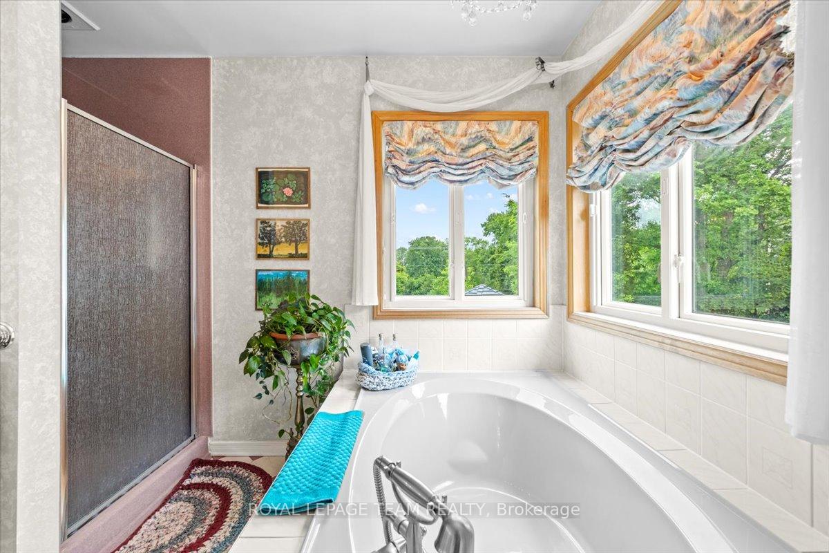 Photo 29 of 17 Stonehedge Parkway, Ottawa, Bayshore — HOMEH