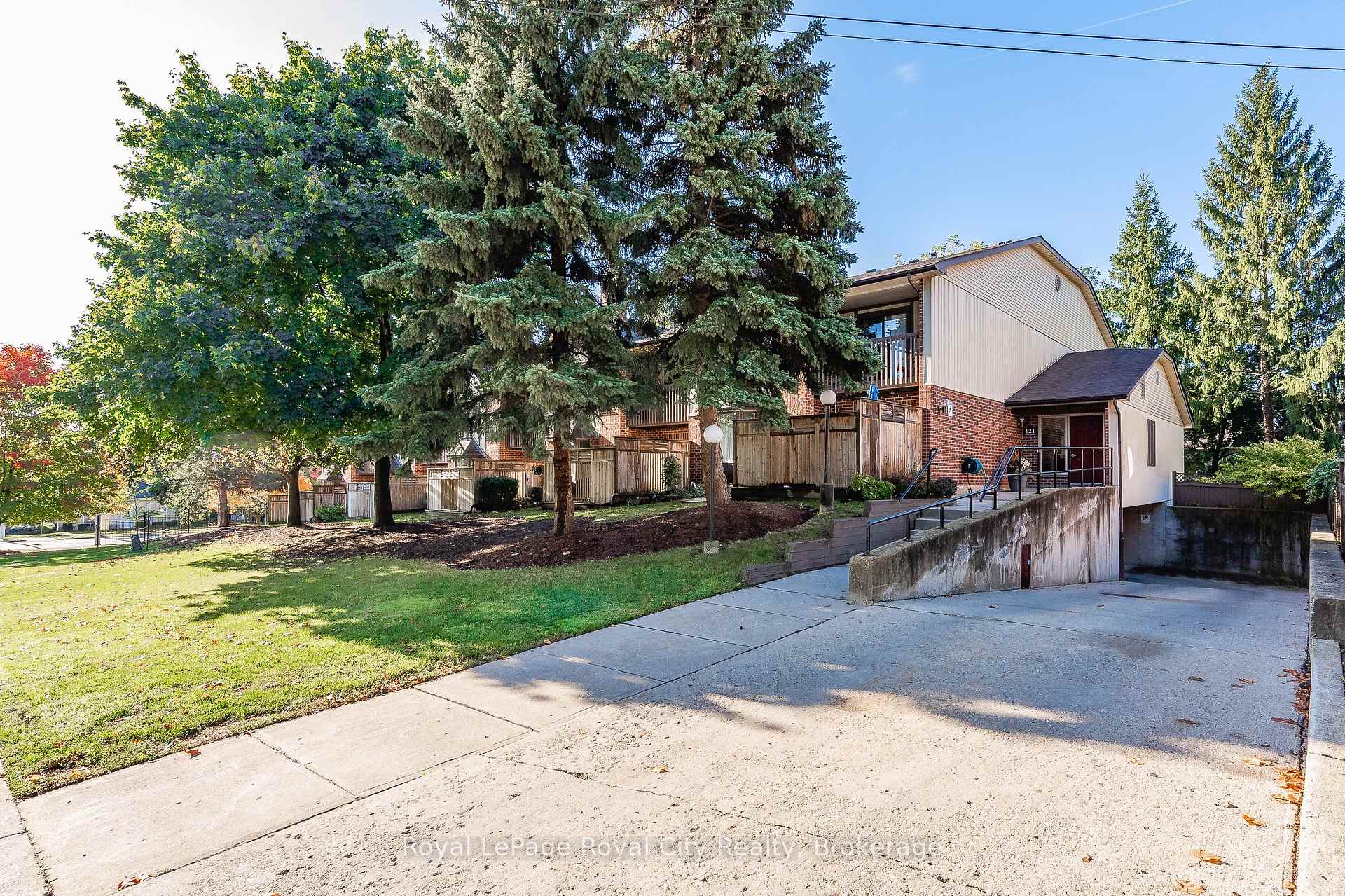 Photo 3 of Unit 106, 121 Waterloo Avenue, Guelph, Downtown — HOMEH