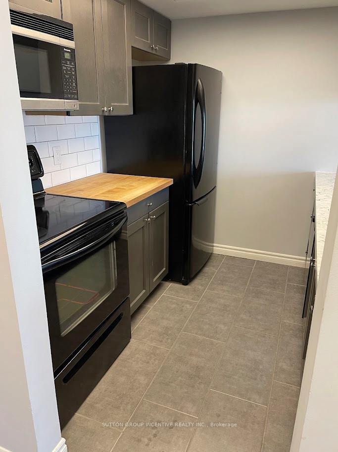 Photo 4 of Unit 1407, 75 Ellen Street, Barrie, City Centre — HOMEH