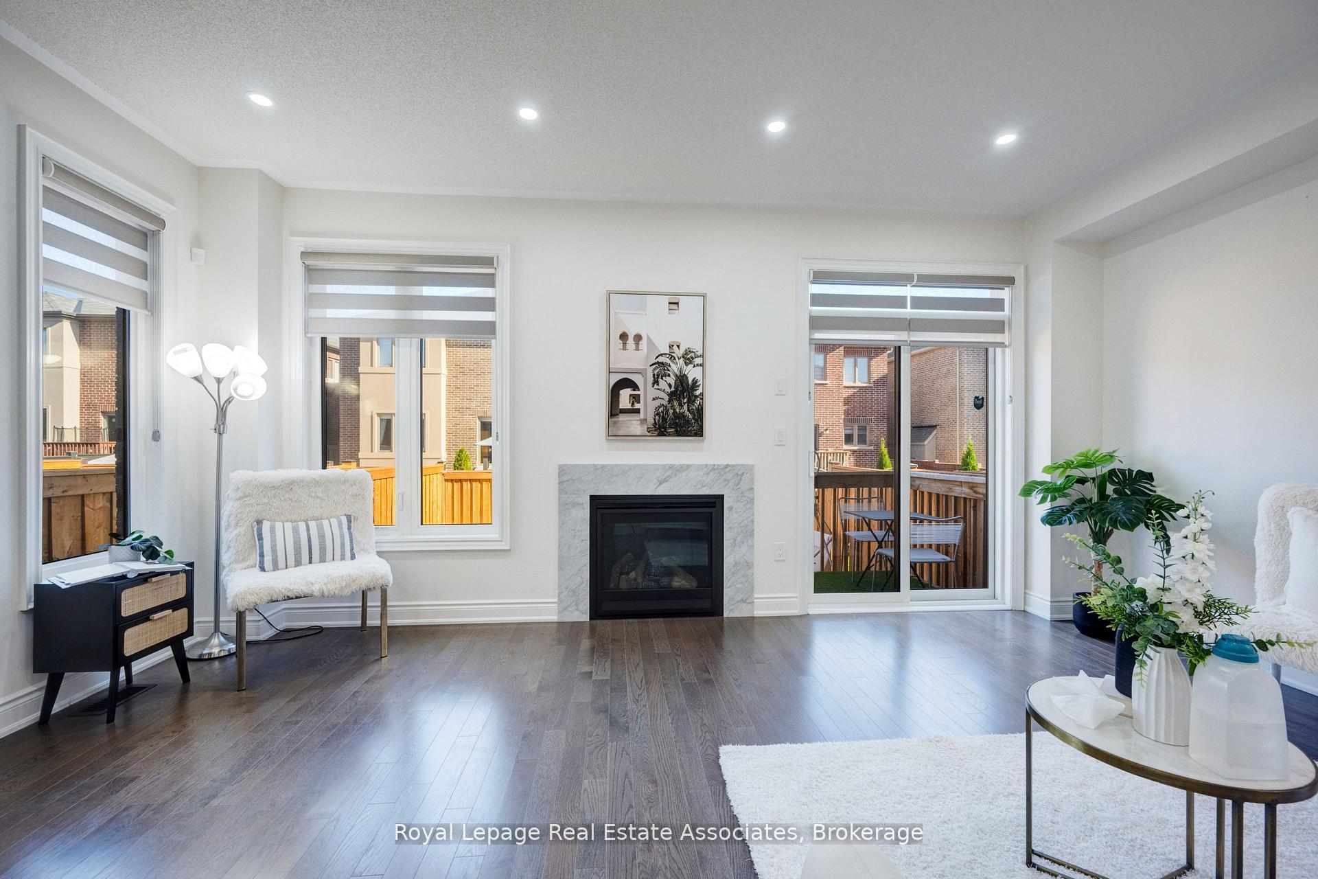Photo 2 of 13 Quinton Ridge, Brampton, Bram West — HOMEH