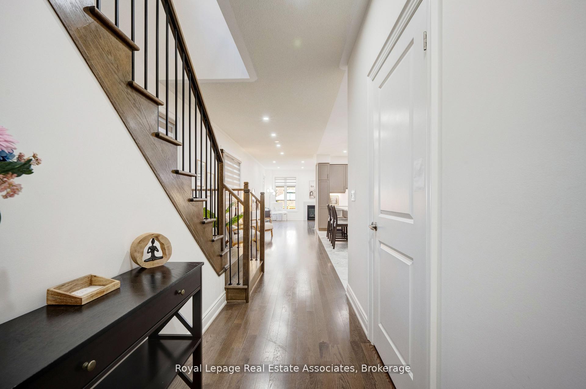 Photo 4 of 13 Quinton Ridge, Brampton, Bram West — HOMEH