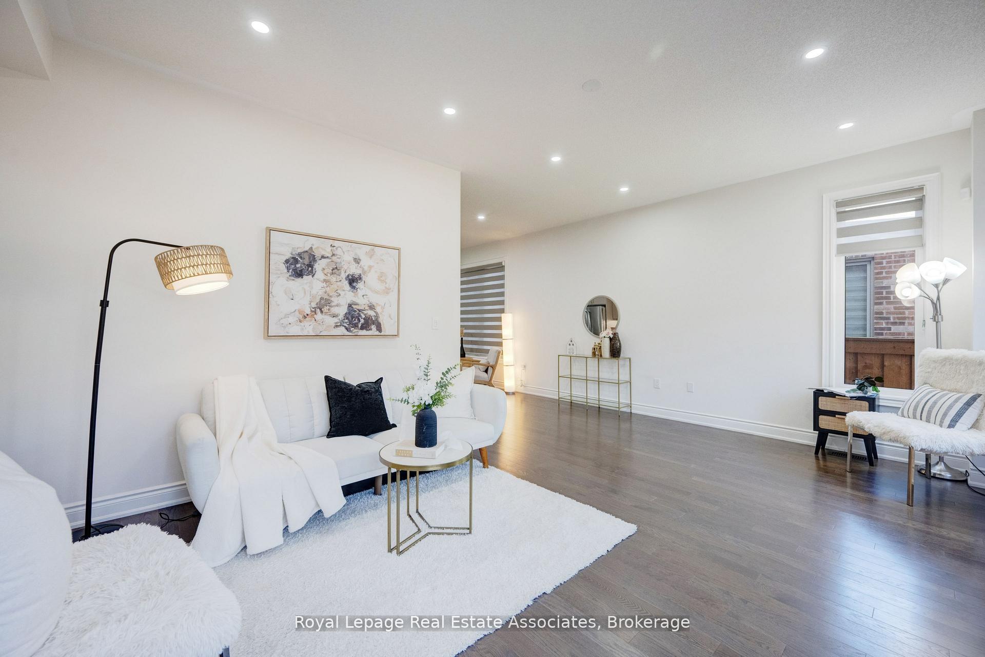 Photo 10 of 13 Quinton Ridge, Brampton, Bram West — HOMEH