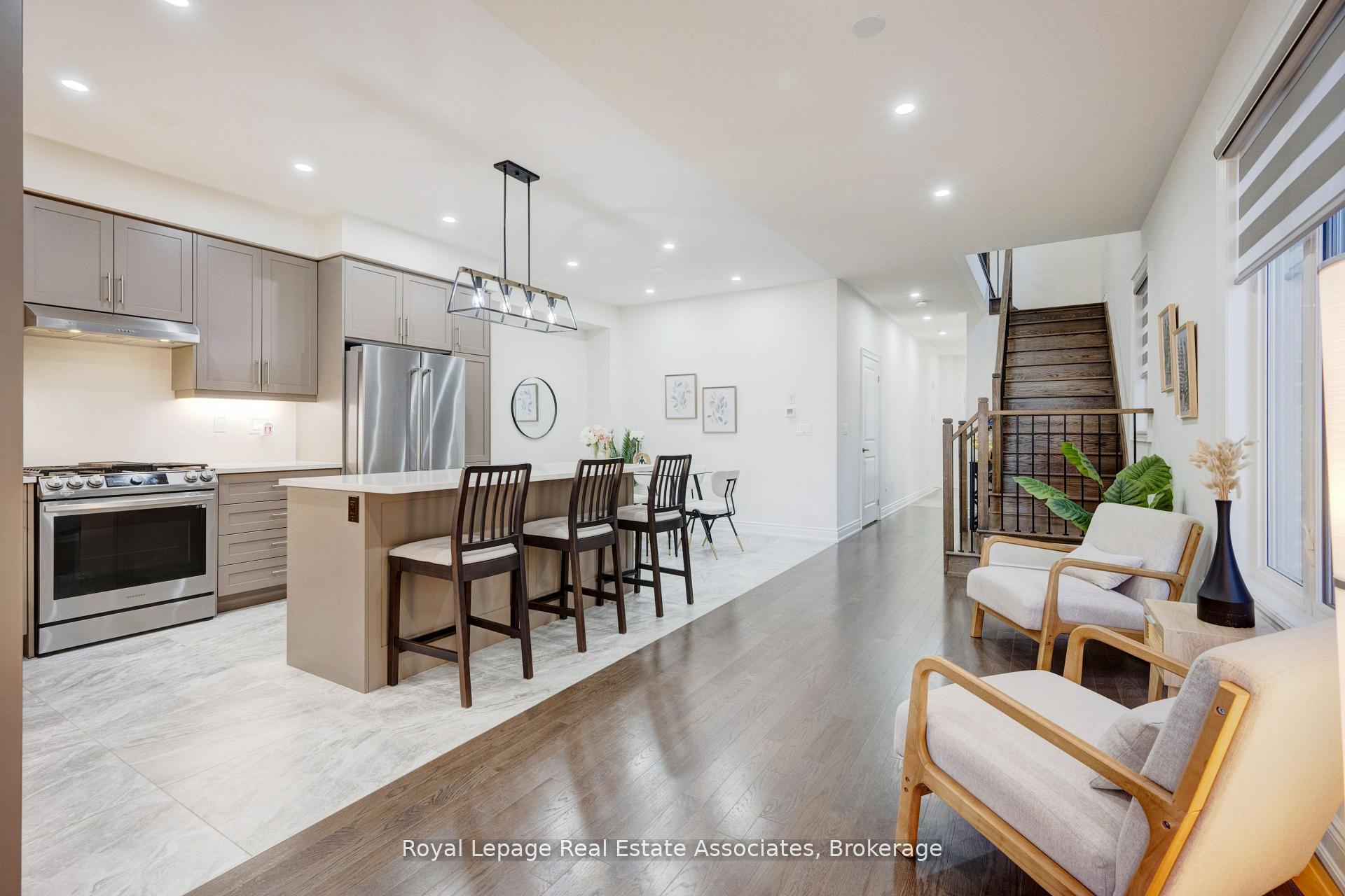 Photo 8 of 13 Quinton Ridge, Brampton, Bram West — HOMEH