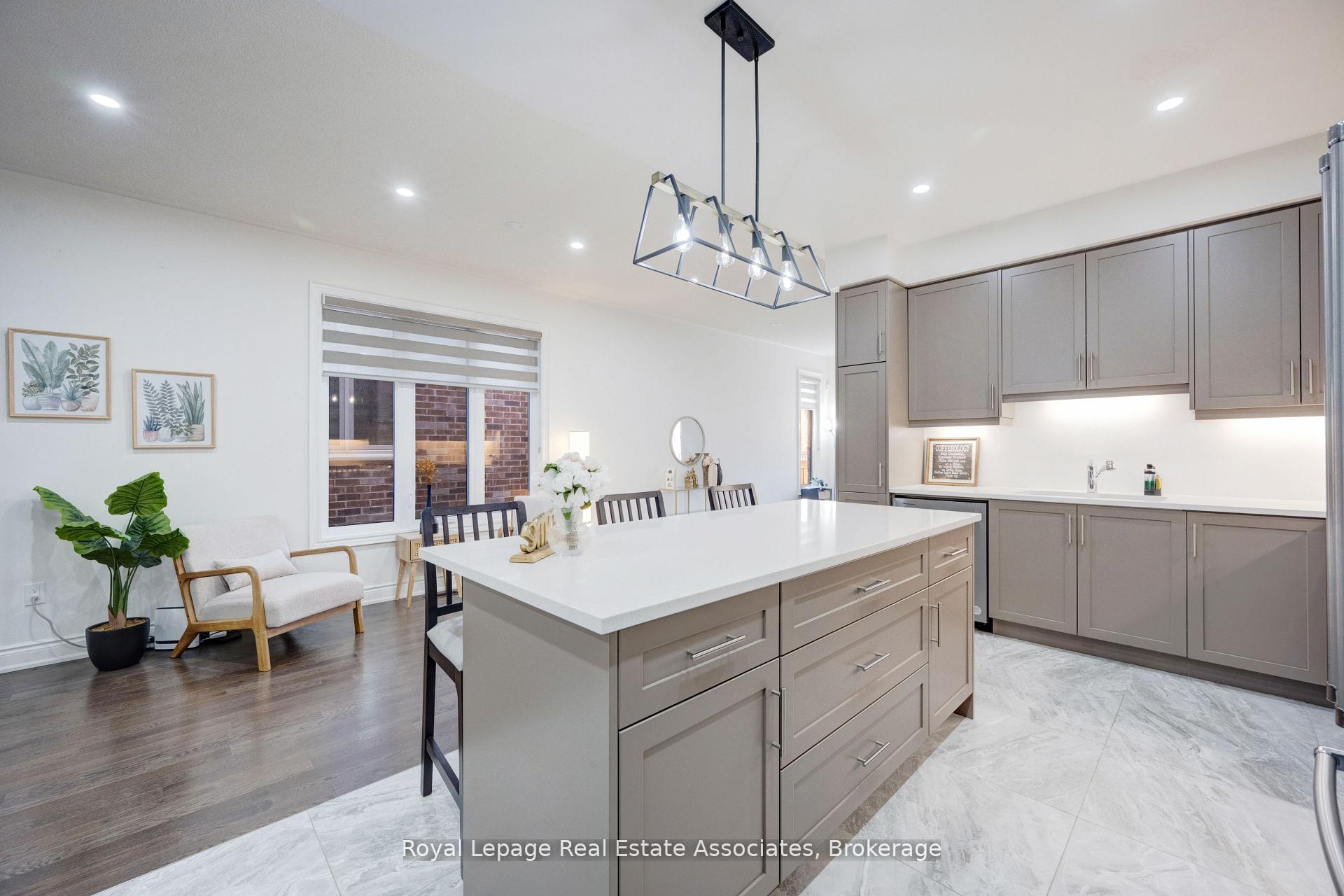 Photo 13 of 13 Quinton Ridge, Brampton, Bram West — HOMEH