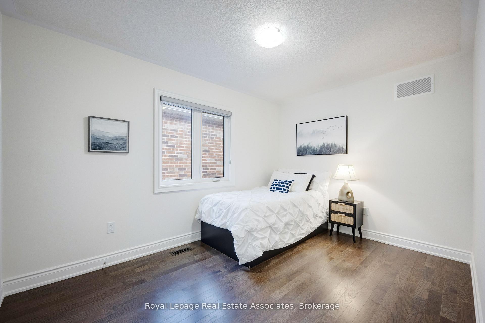 Photo 33 of 13 Quinton Ridge, Brampton, Bram West — HOMEH