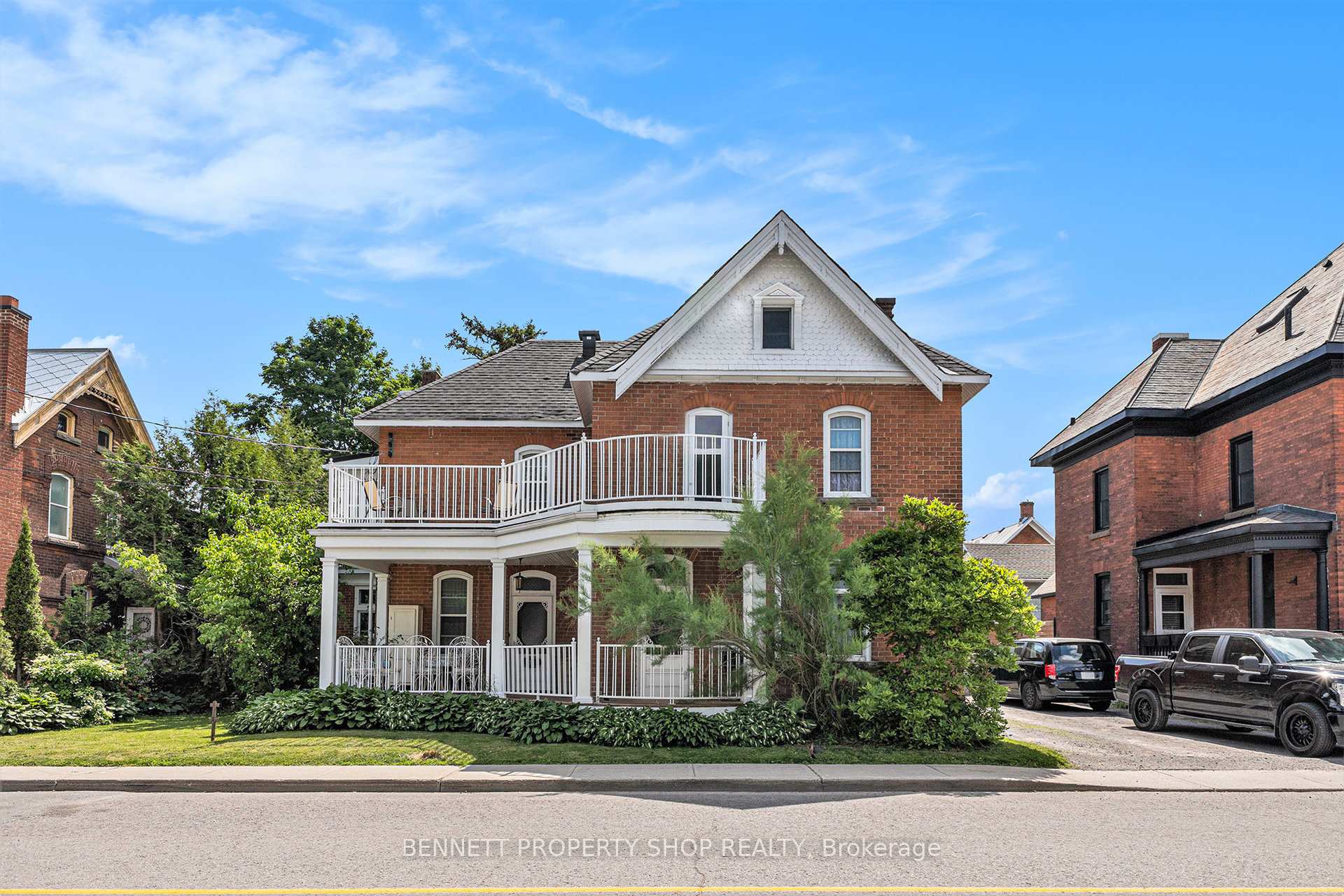 Front of 10 Rochester Street