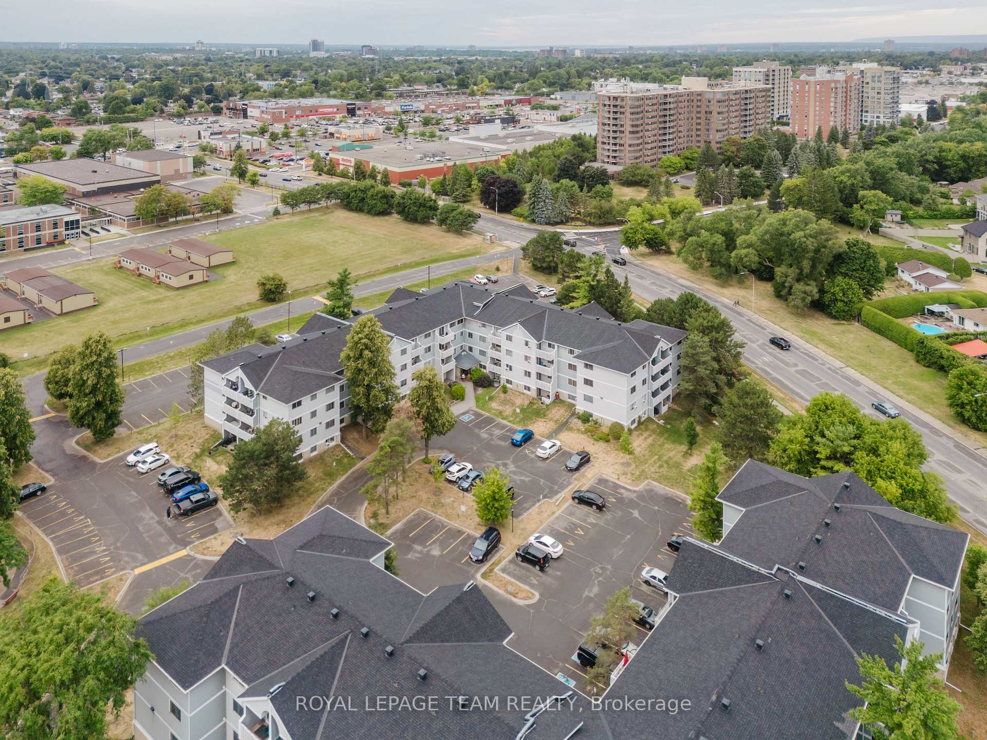 Front of Unit 210, 212 Viewmount Drive