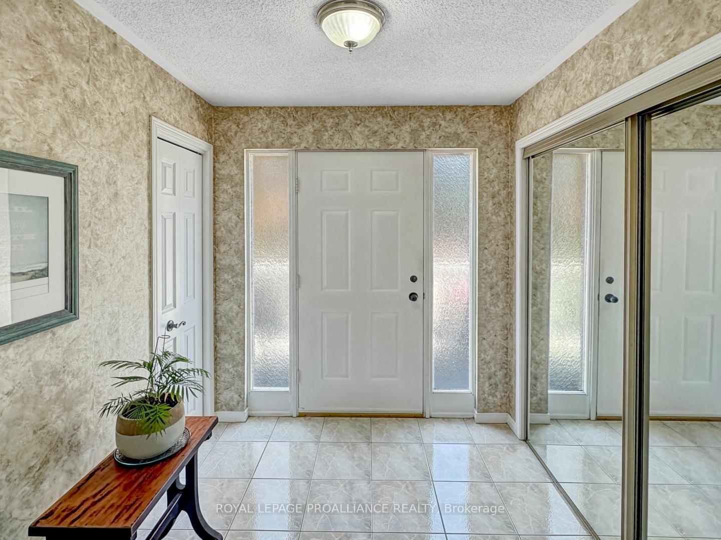 Photo 3 of Unit 6, 179 Herchimer Avenue, Belleville, Belleville Ward — HOMEH