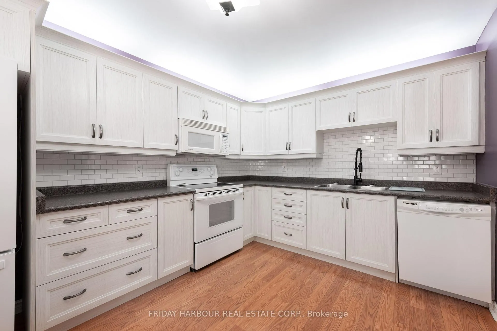 Photo 4 of Unit 206, 131 Clapperton Street, Barrie, Wellington — HOMEH
