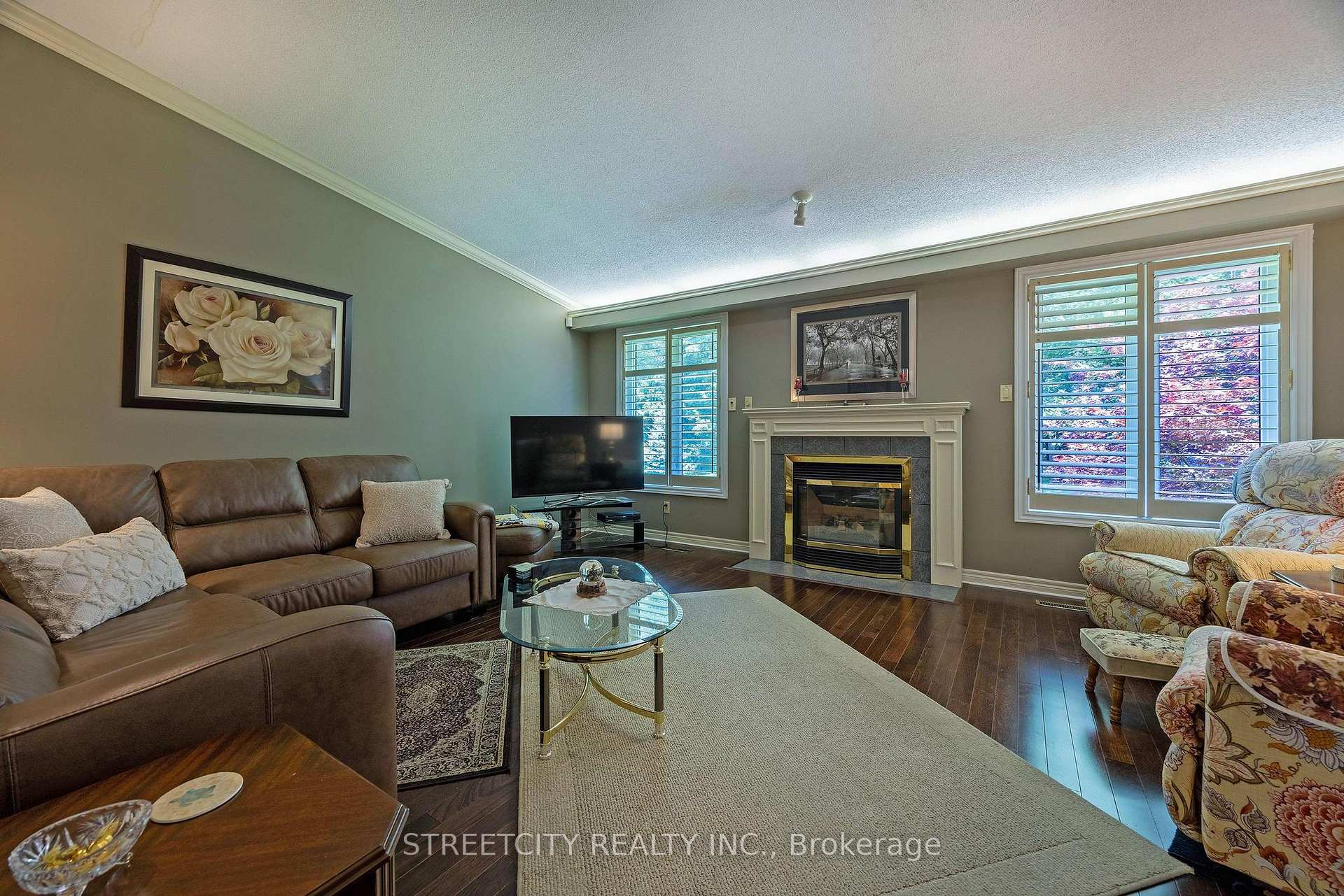 Photo 11 of Unit 8, 445 Riverside Drive, London, North N — HOMEH