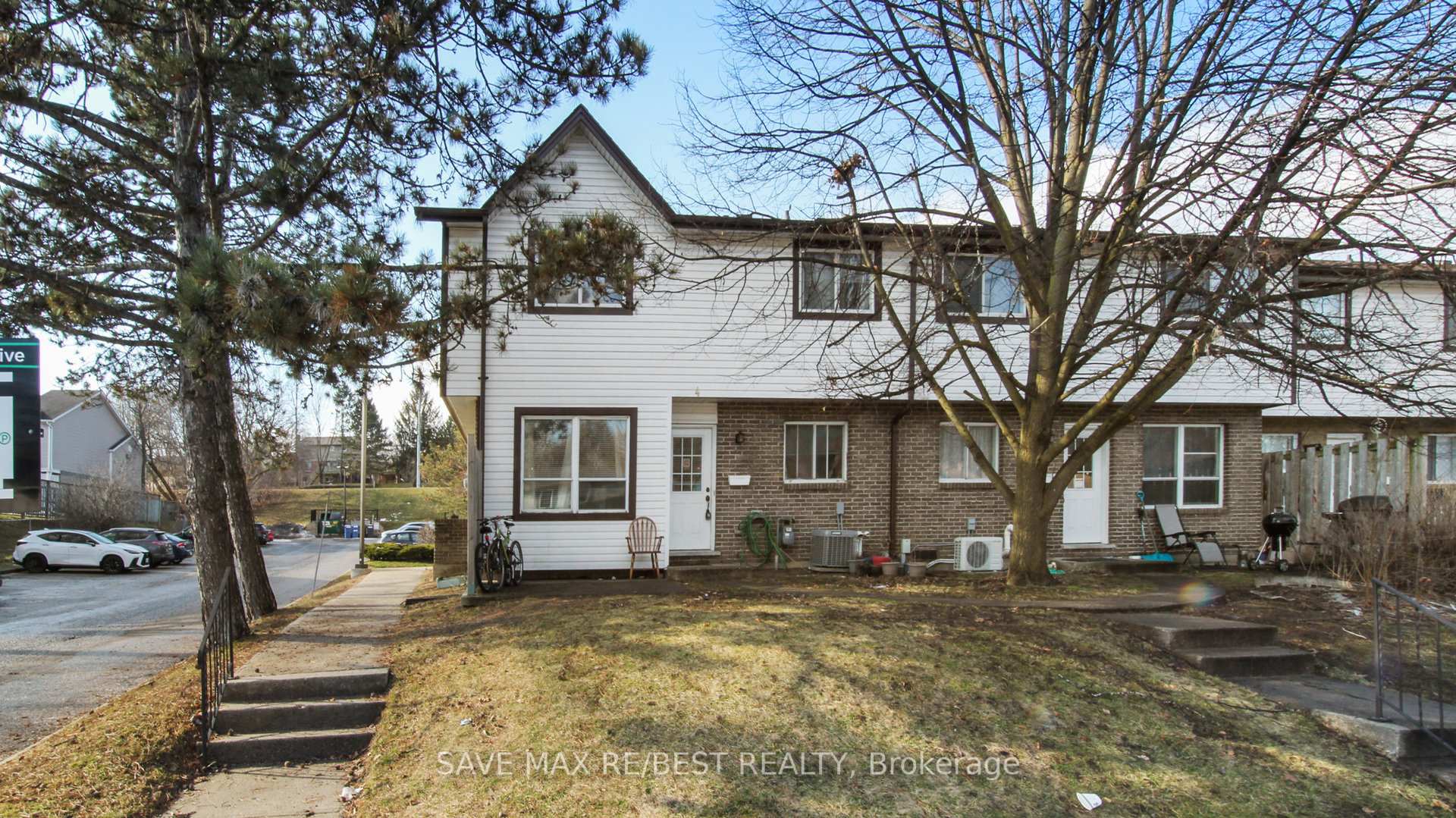 Photo 2 of Unit 4, 375 Pioneer Drive, Kitchener, Pioneer Park — HOMEH