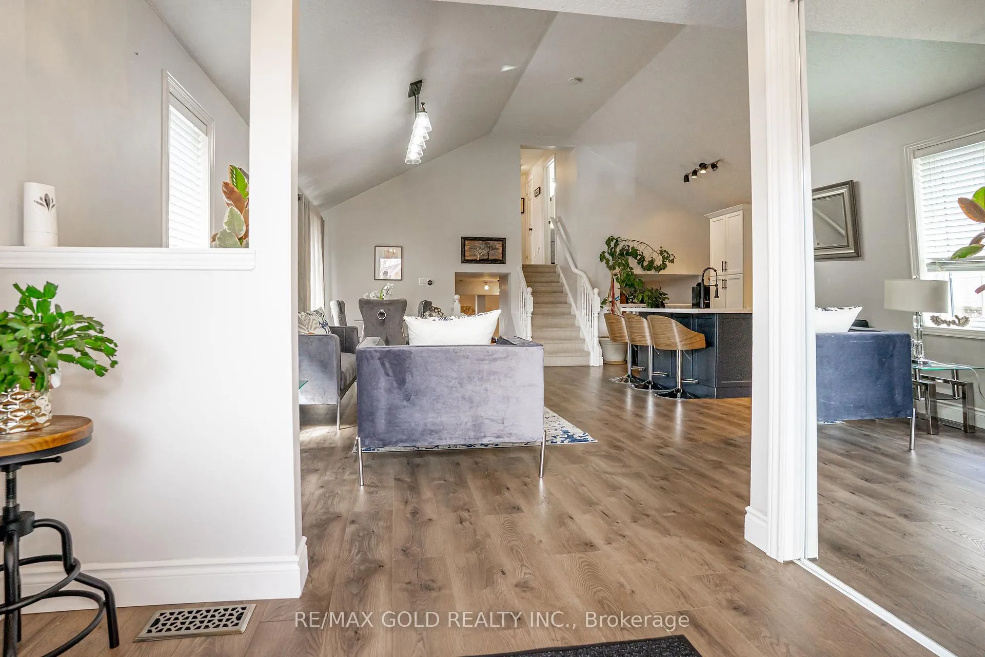 Photo 5 of 22 Martson Crescent, Leamington — HOMEH