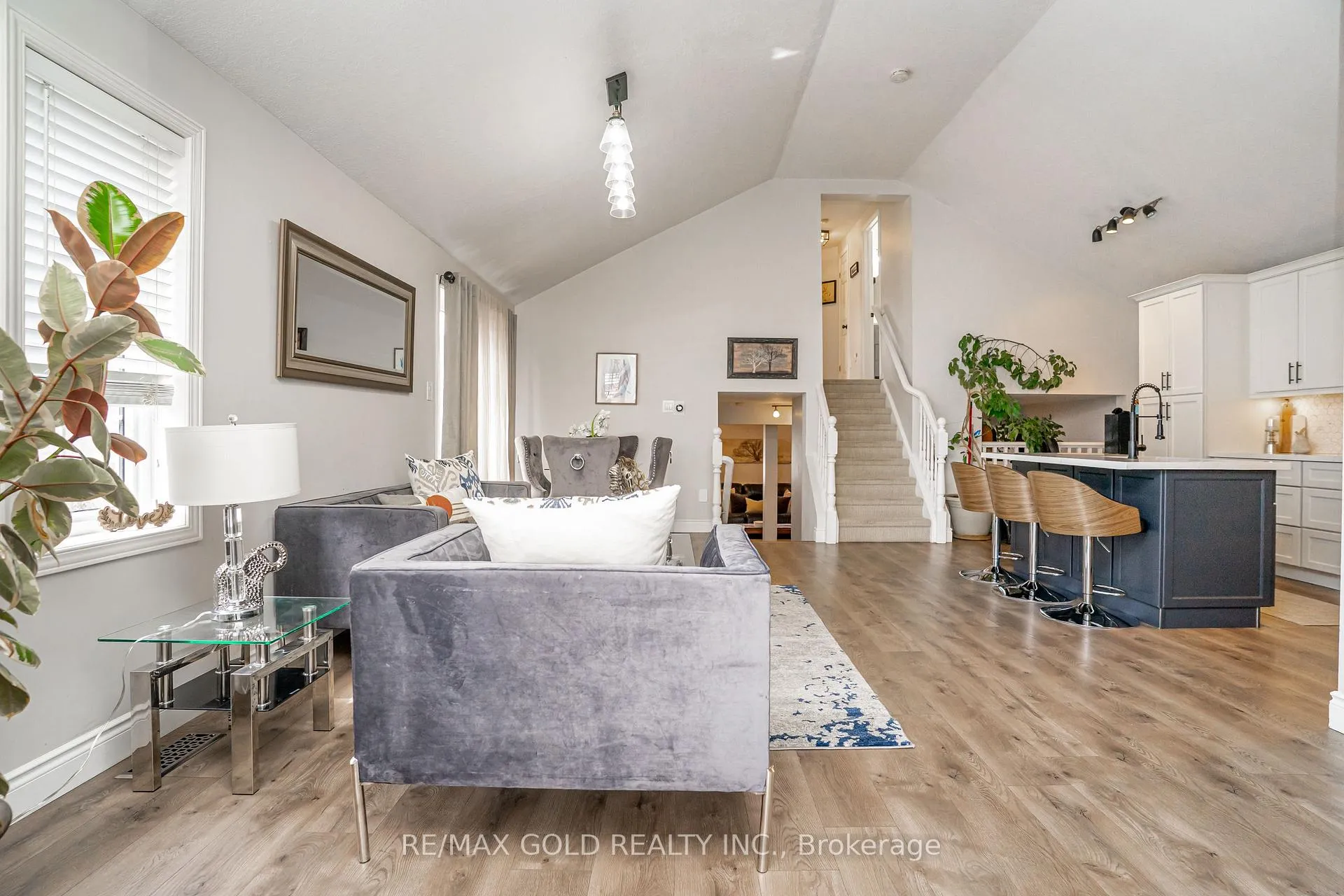 Photo 6 of 22 Martson Crescent, Leamington — HOMEH