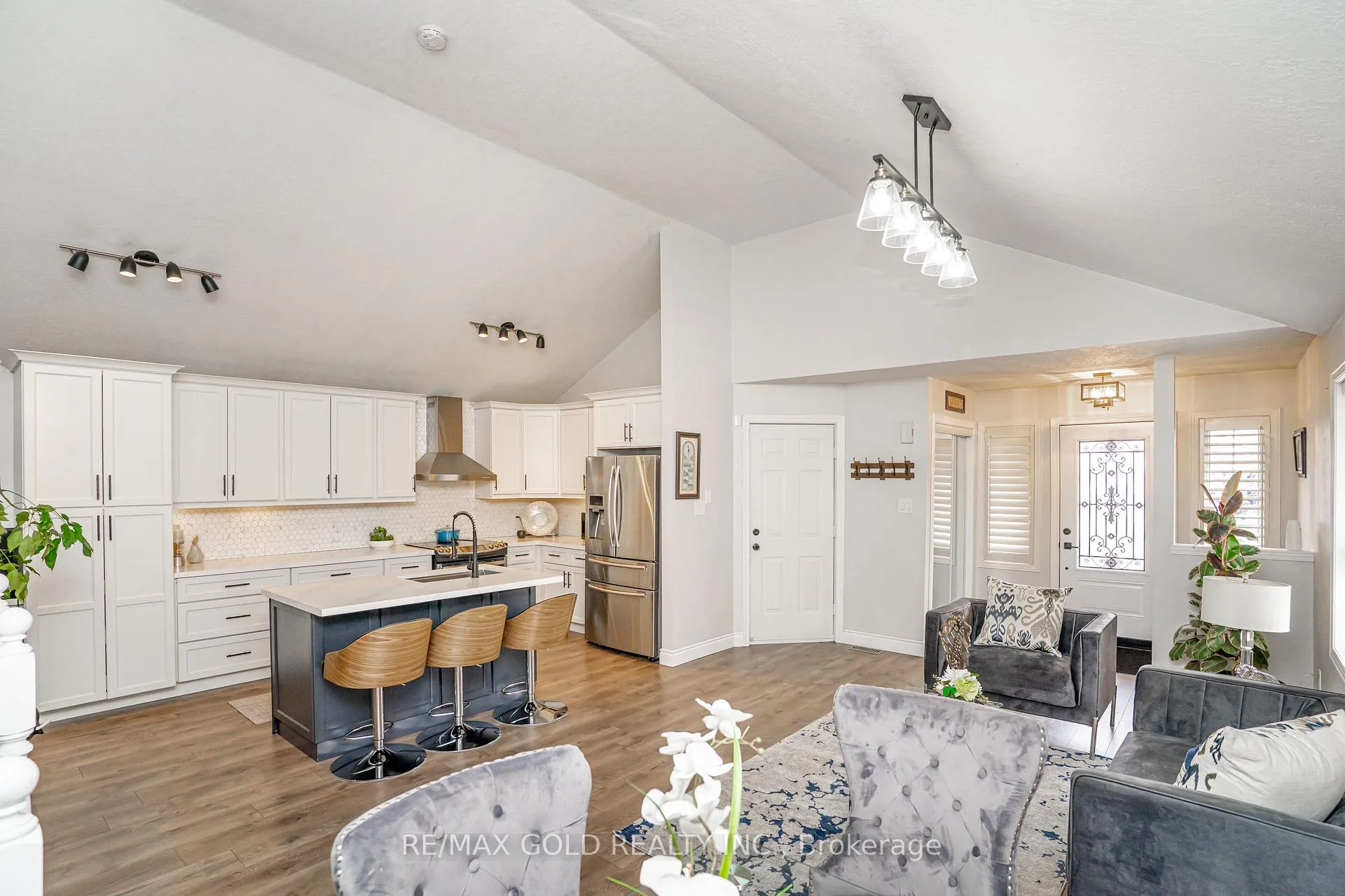 Photo 10 of 22 Martson Crescent, Leamington — HOMEH