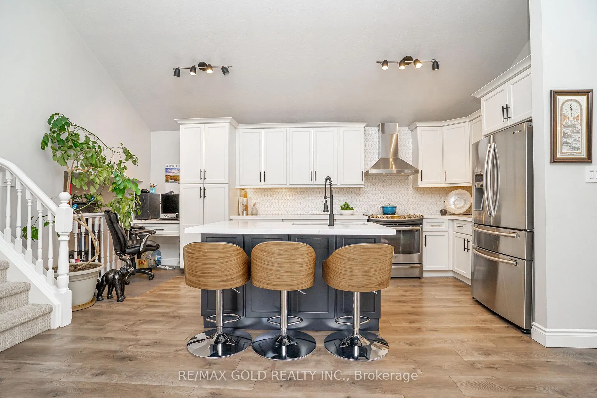 Photo 11 of 22 Martson Crescent, Leamington — HOMEH