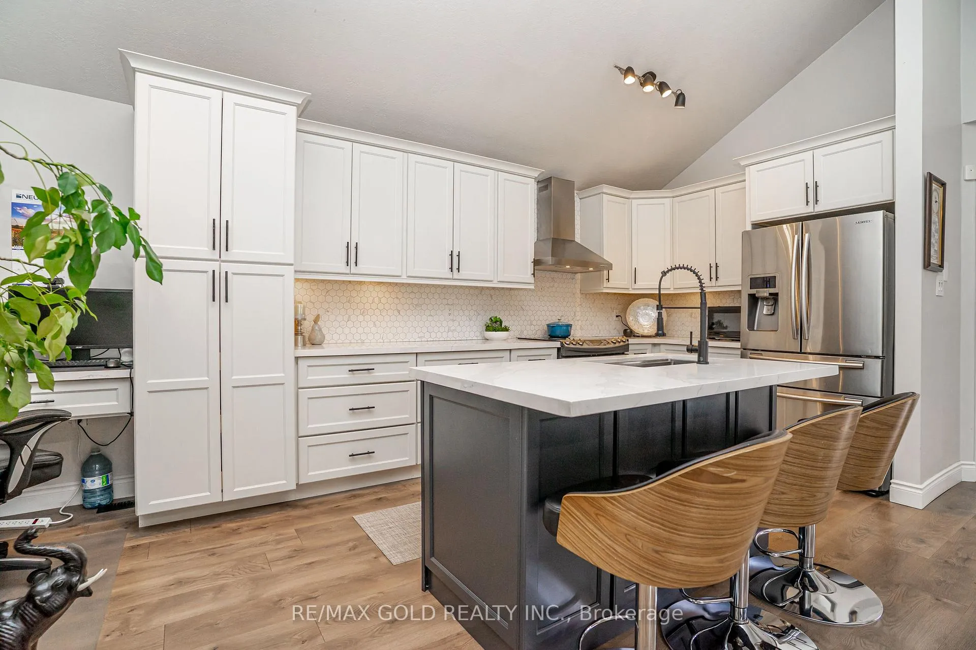 Photo 12 of 22 Martson Crescent, Leamington — HOMEH