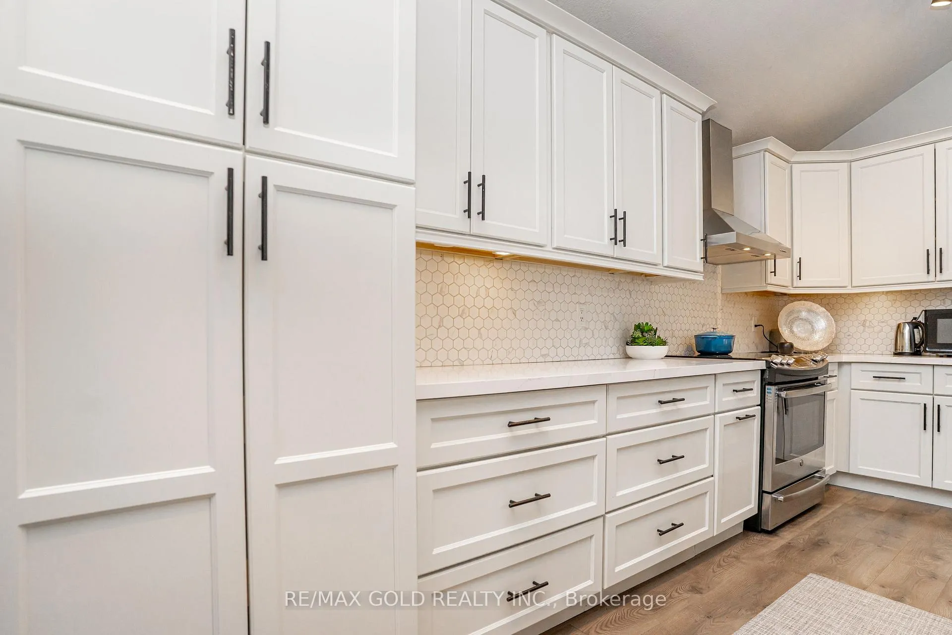 Photo 13 of 22 Martson Crescent, Leamington — HOMEH