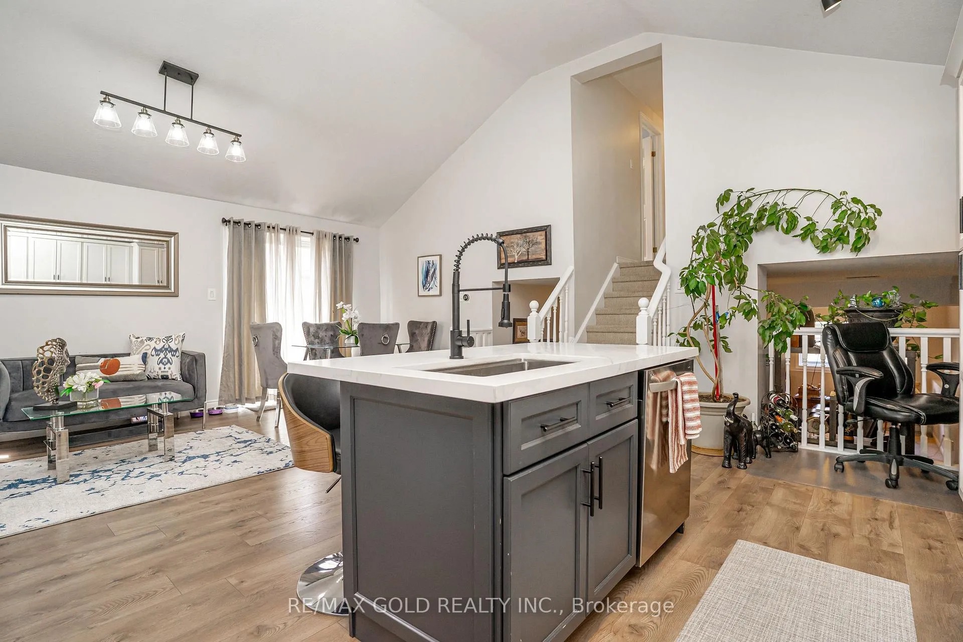 Photo 15 of 22 Martson Crescent, Leamington — HOMEH