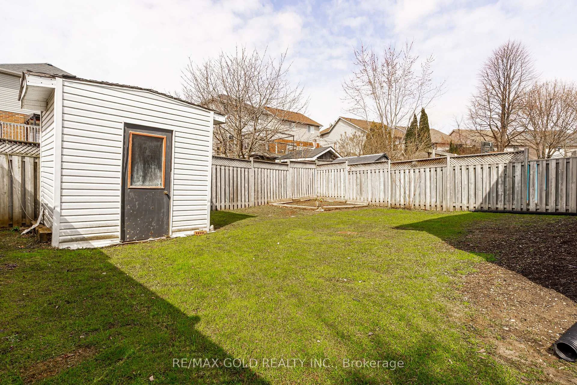 Photo 33 of 22 Martson Crescent, Leamington — HOMEH