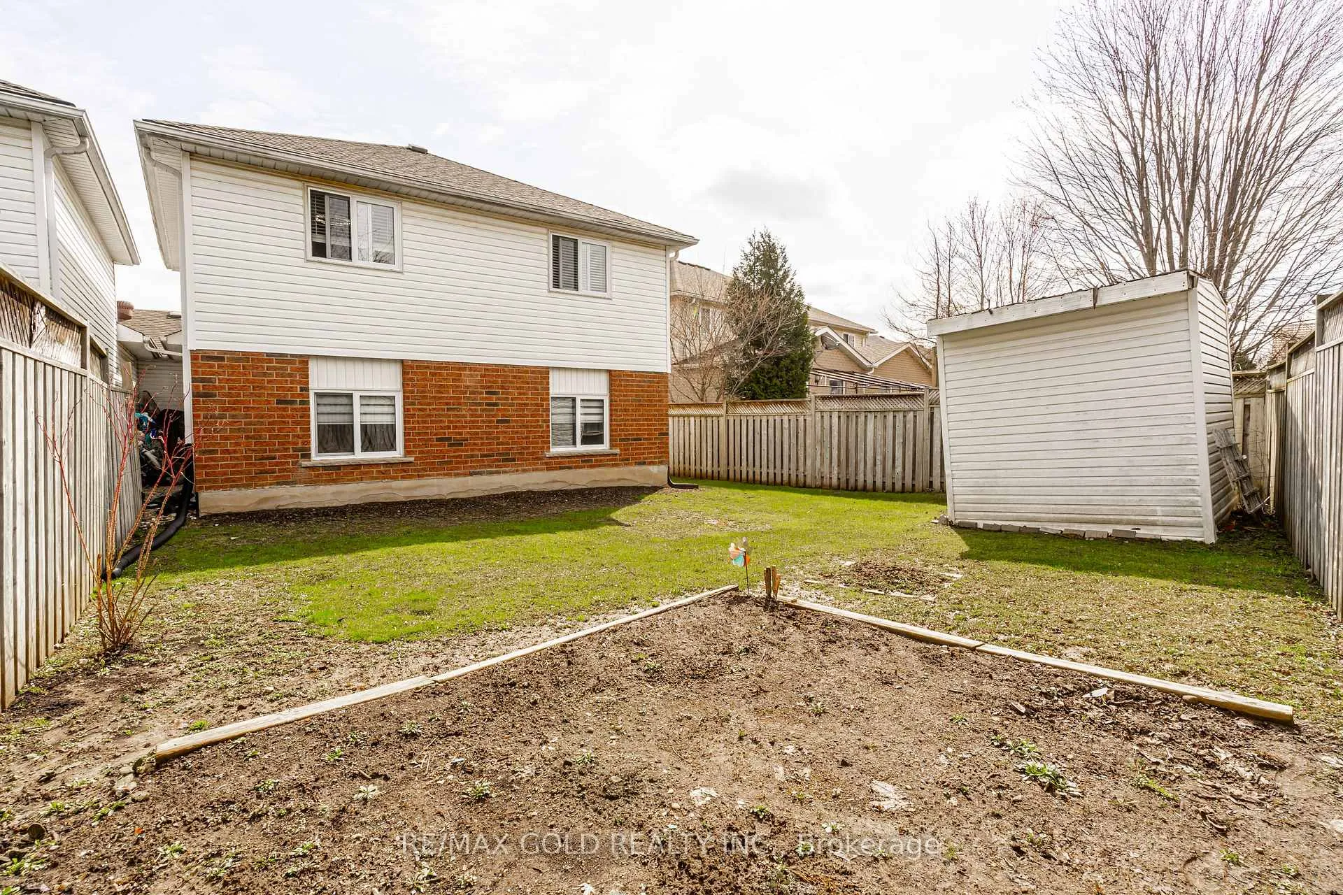 Photo 34 of 22 Martson Crescent, Leamington — HOMEH