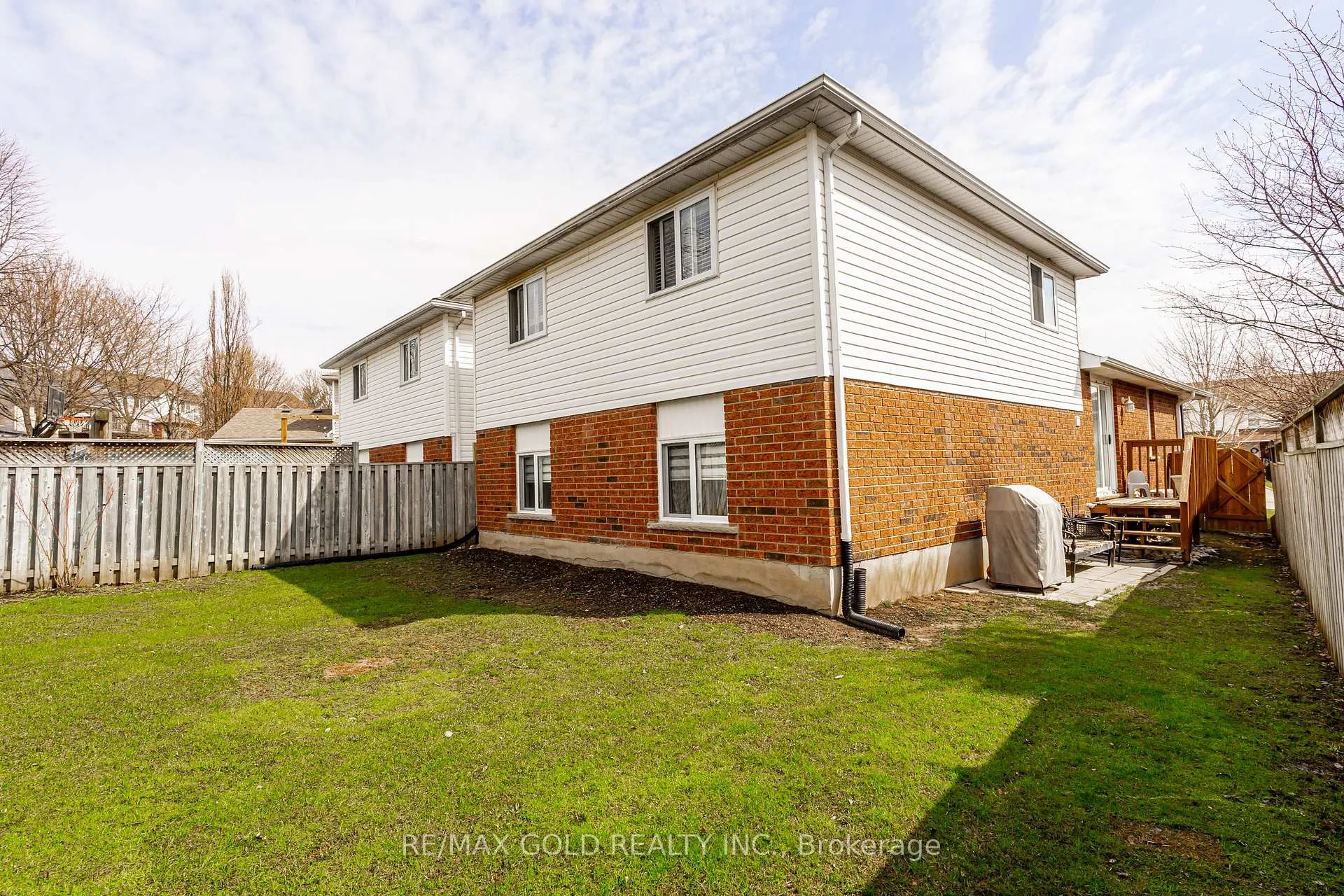 Photo 35 of 22 Martson Crescent, Leamington — HOMEH