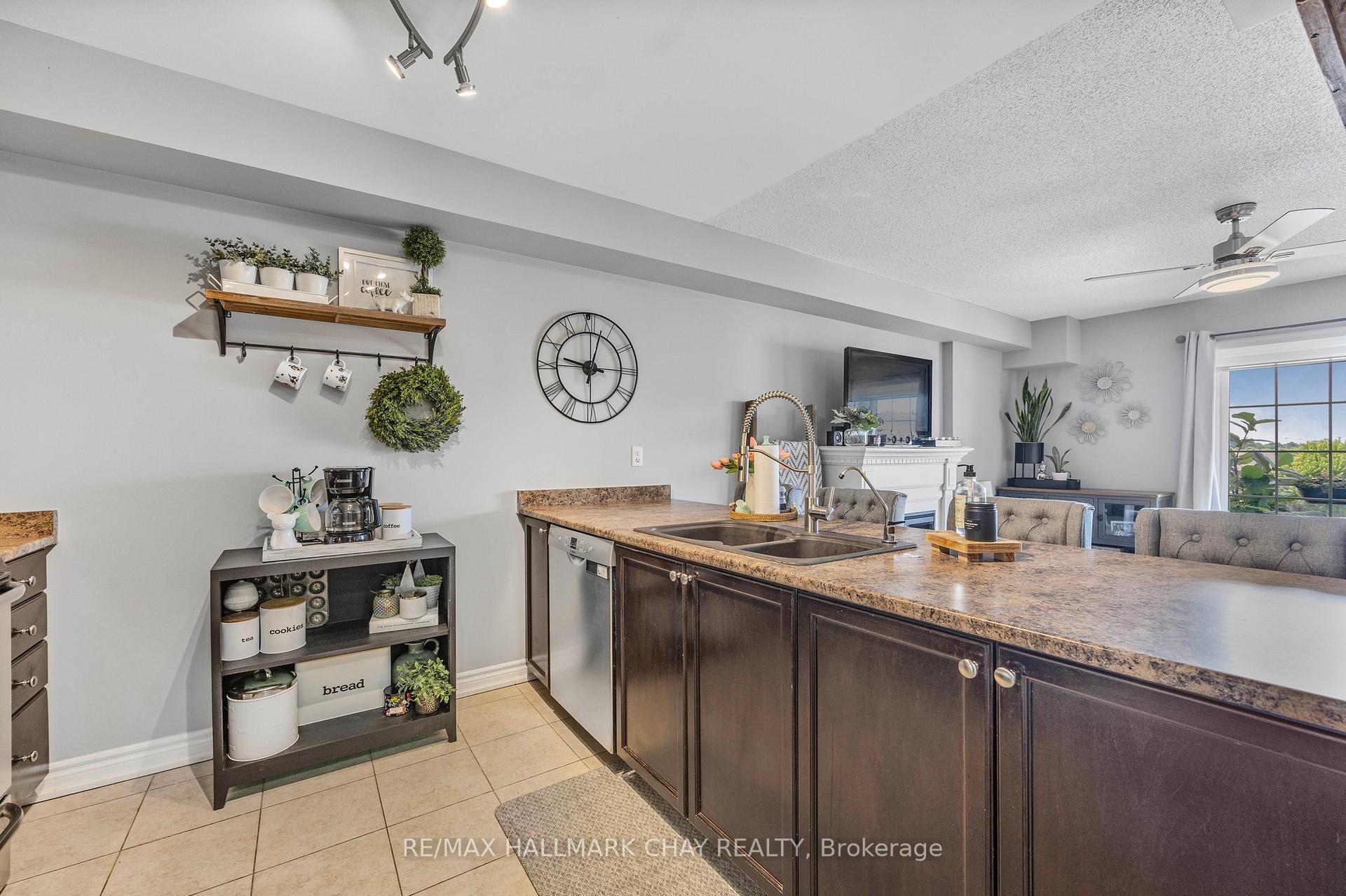 Photo 4 of Unit 25, 137 Sydenham Wells, Barrie, Georgian Drive — HOMEH