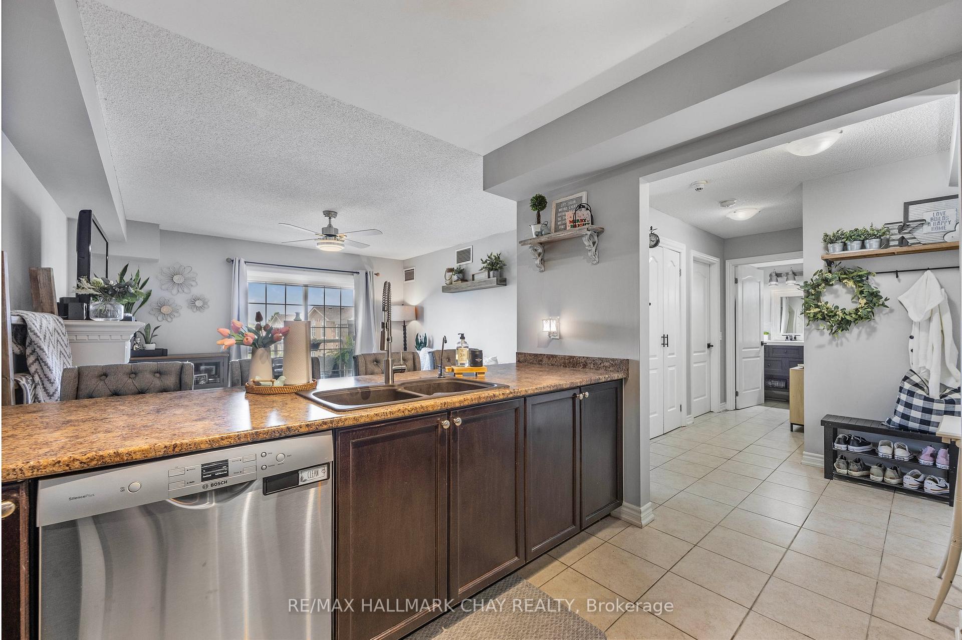 Photo 5 of Unit 25, 137 Sydenham Wells, Barrie, Georgian Drive — HOMEH