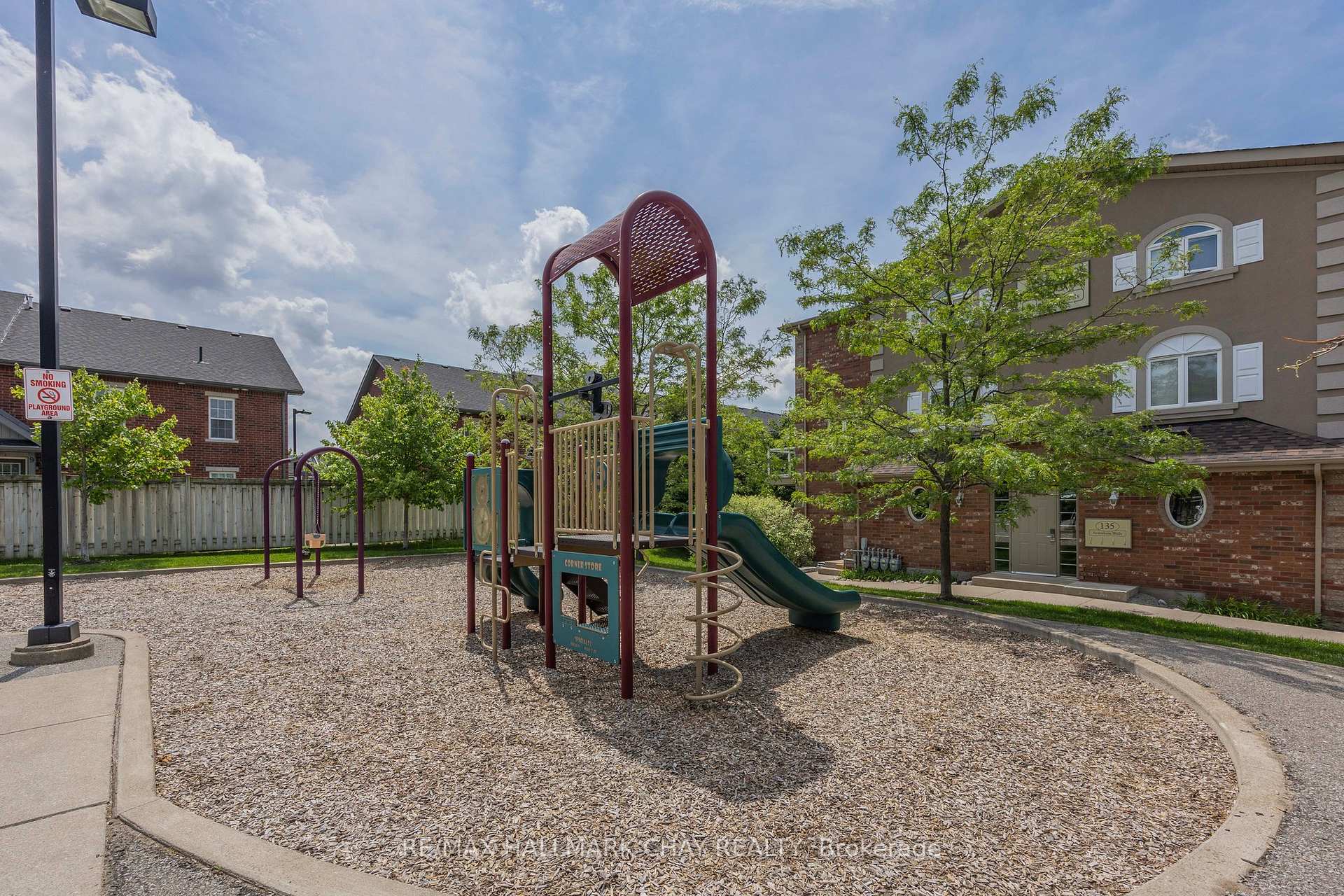 Photo 15 of Unit 25, 137 Sydenham Wells, Barrie, Georgian Drive — HOMEH
