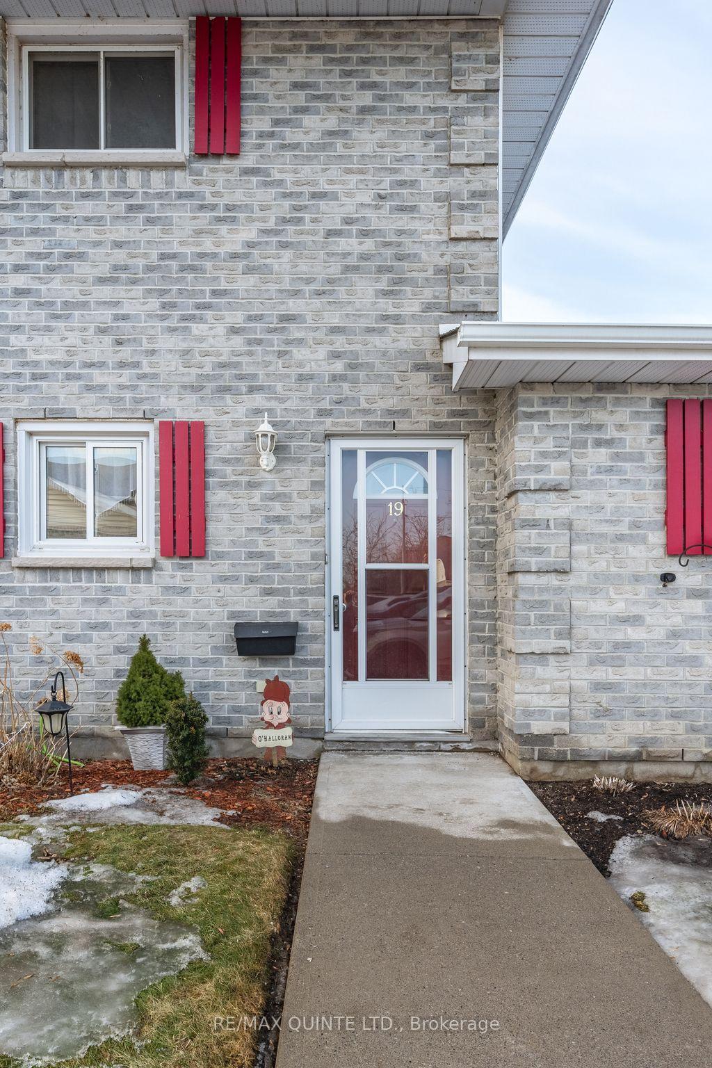 Front of Unit 19, 73 Lywood Street