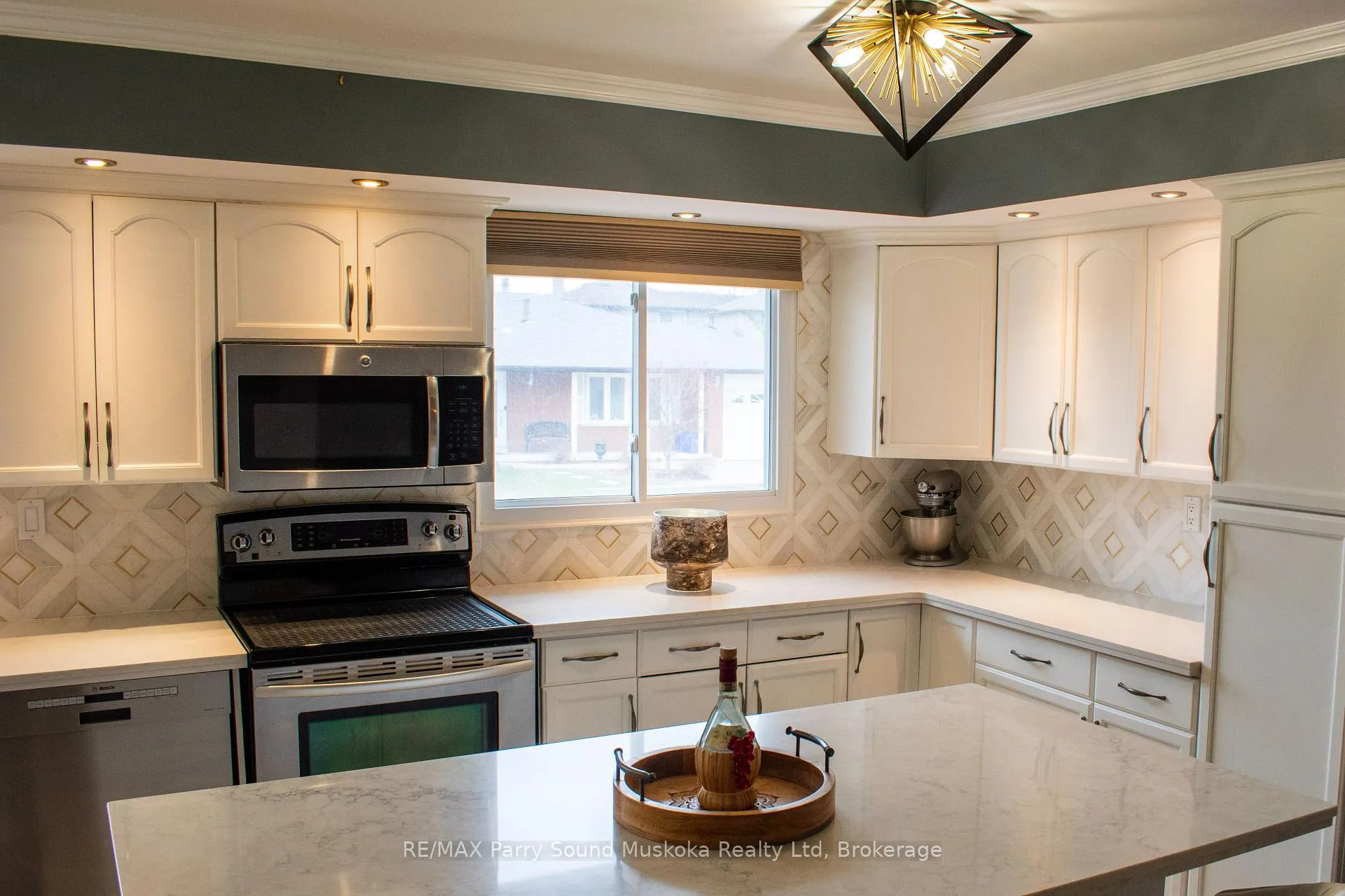 Photo 9 of 119 Forest Hill Crescent, Hamilton, Red Hill — HOMEH