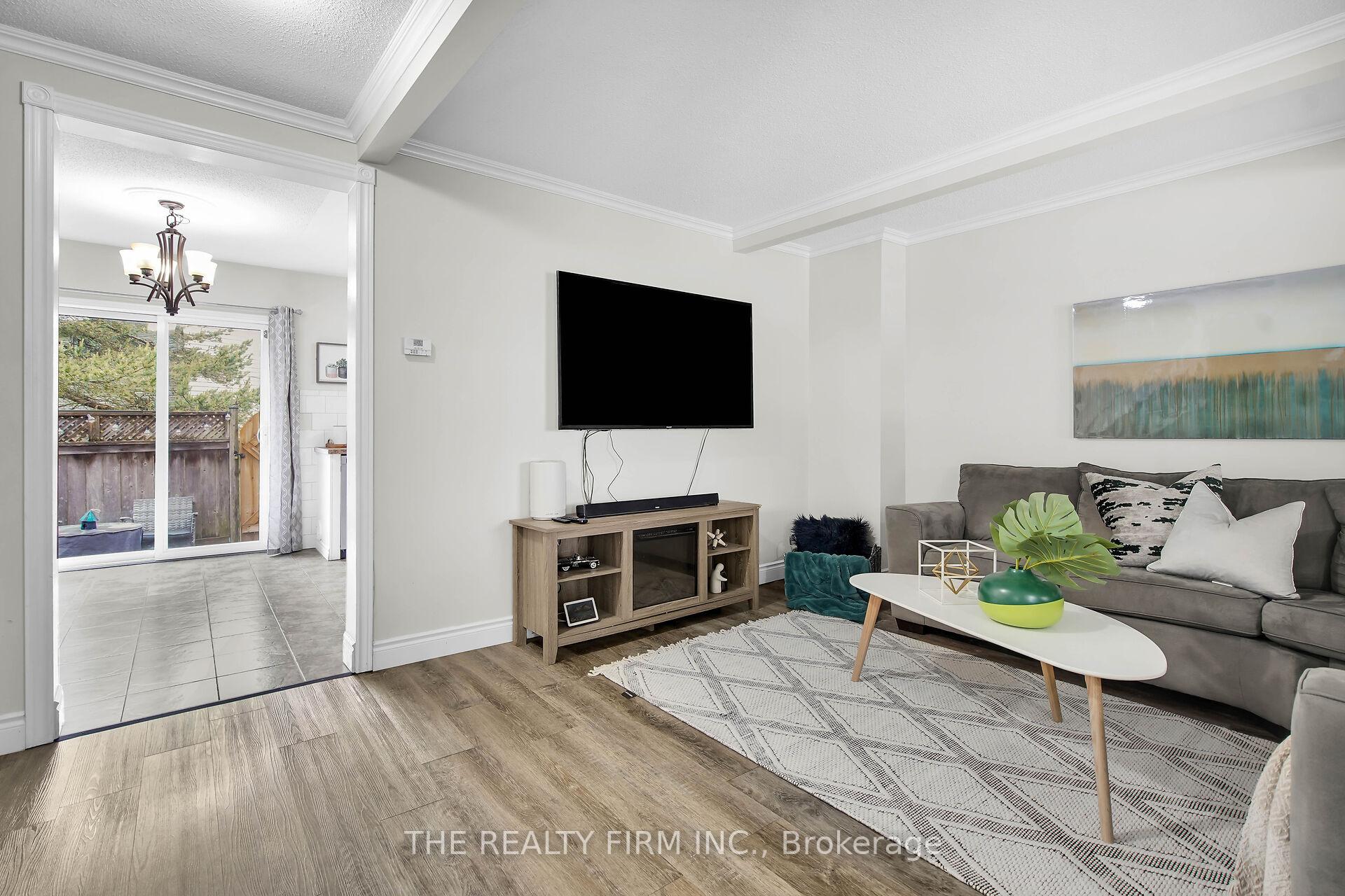 Photo 4 of Unit 65, 720 Deveron Crescent, London, South T — HOMEH