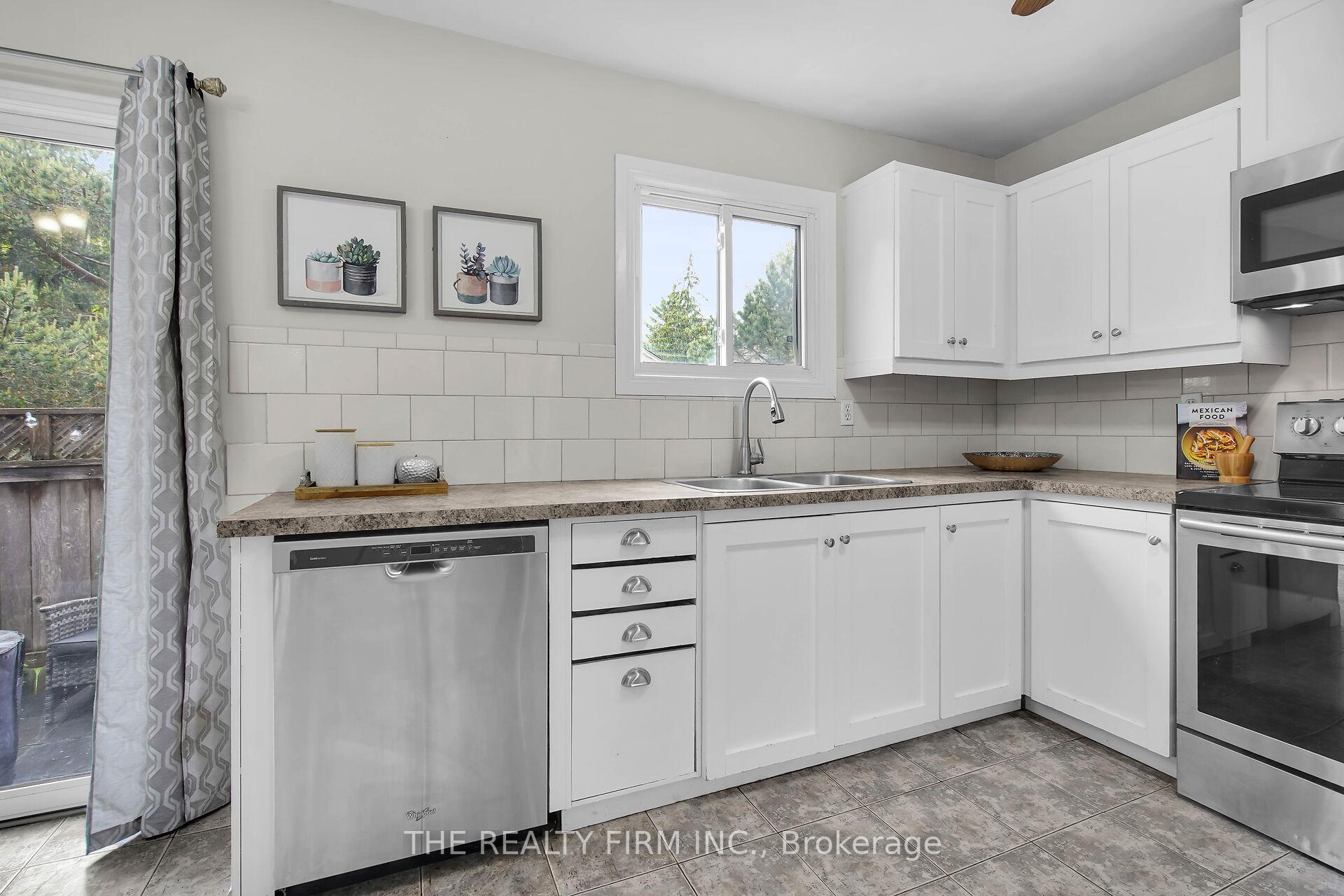 Photo 7 of Unit 65, 720 Deveron Crescent, London, South T — HOMEH