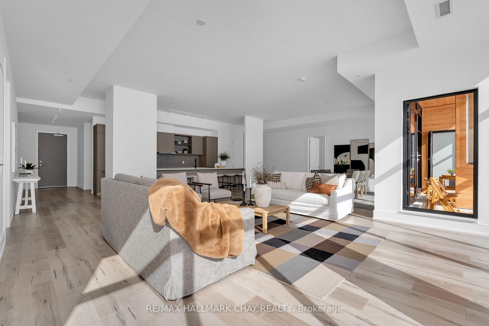 Photo 11 of Unit PH07, 185 Dunlop Street E, Barrie, Lakeshore — HOMEH