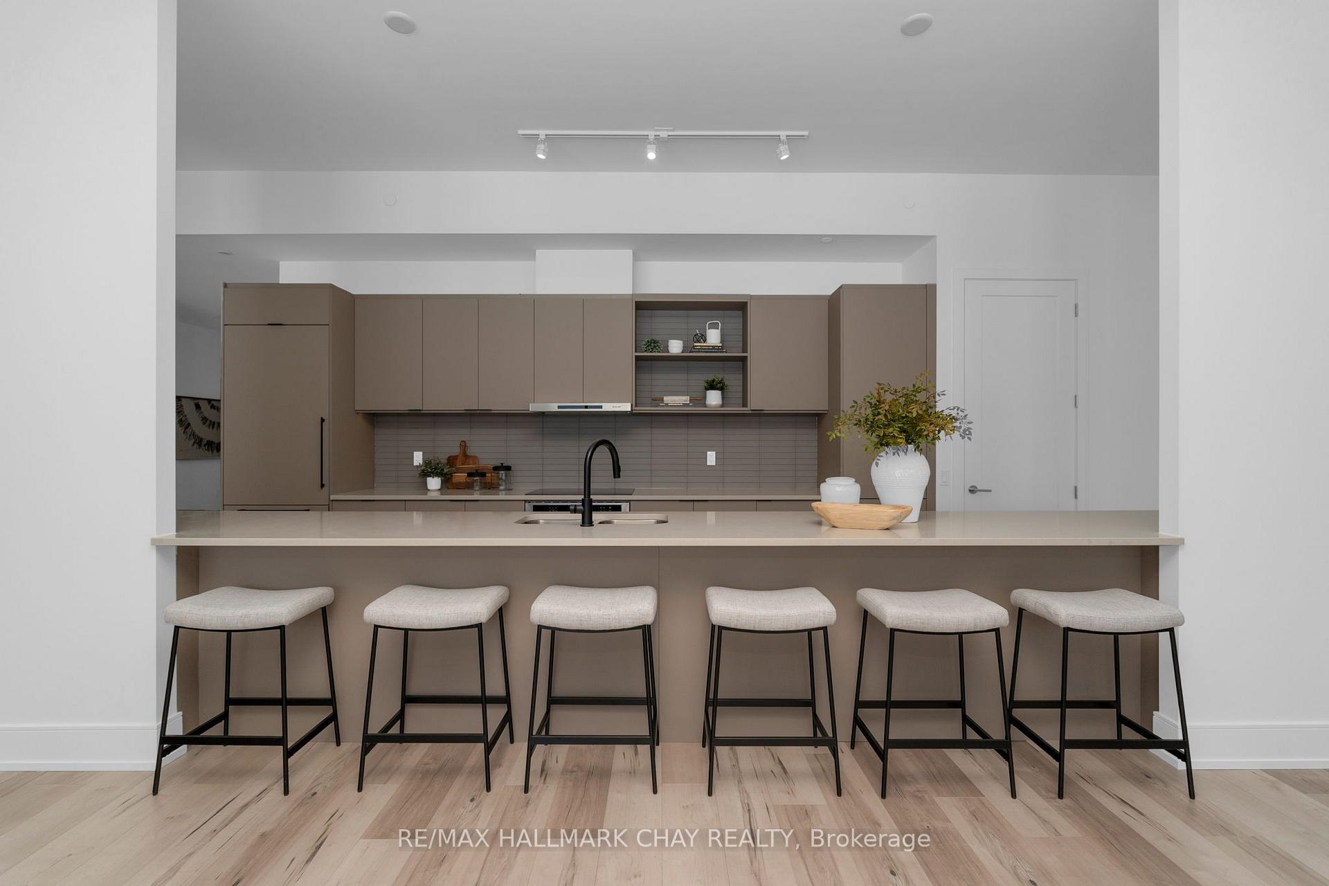 Photo 13 of Unit PH07, 185 Dunlop Street E, Barrie, Lakeshore — HOMEH