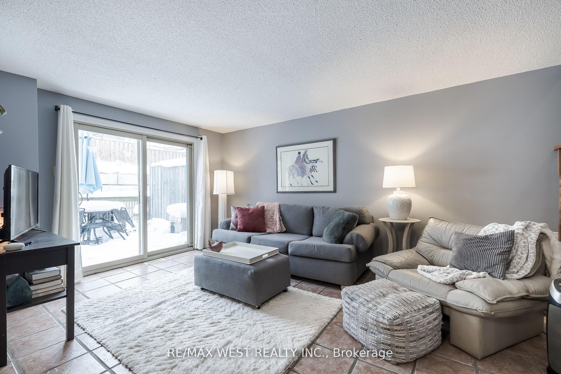 Photo 3 of Unit 48, 92 Loggers Run, Barrie, Ardagh — HOMEH