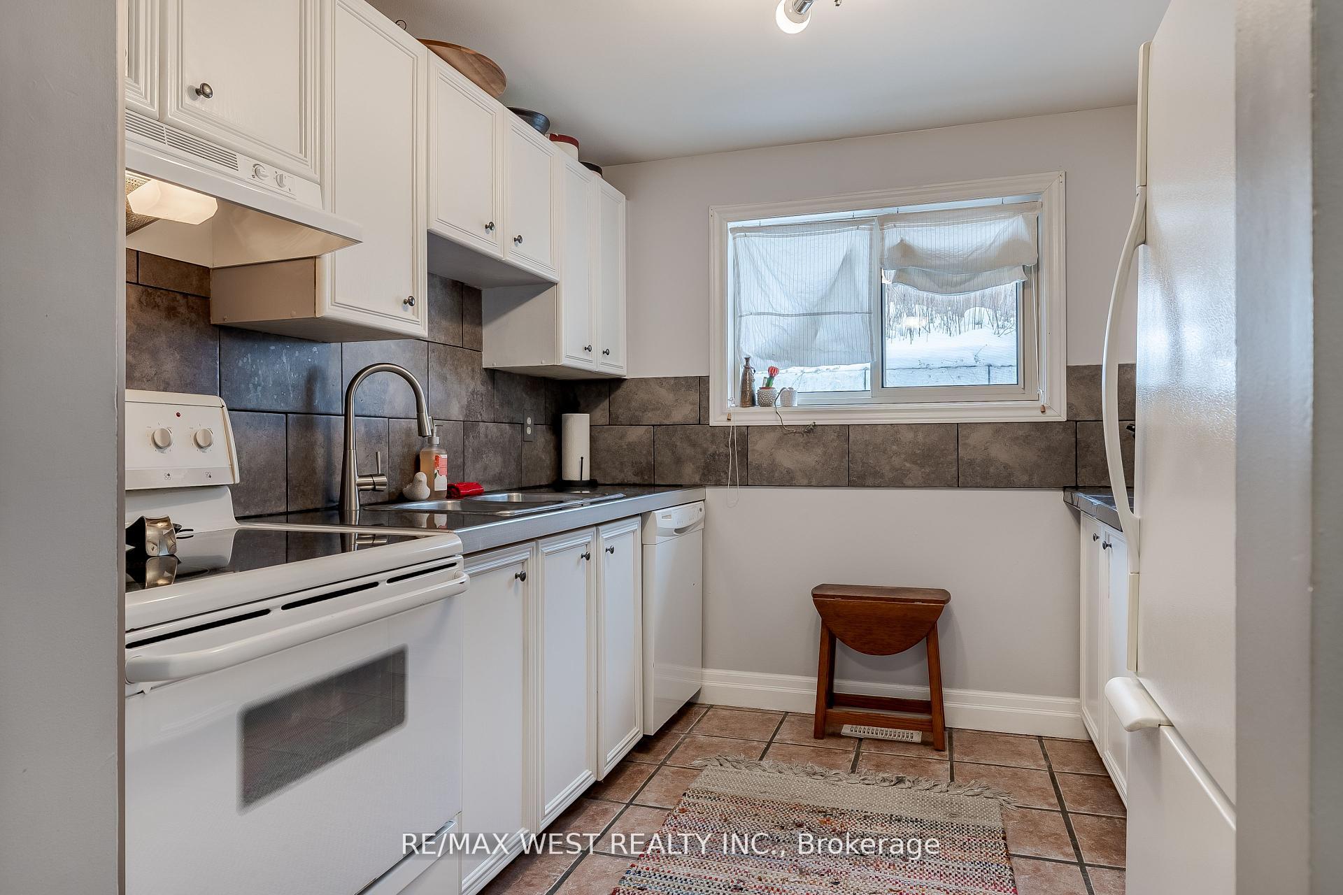 Photo 6 of Unit 48, 92 Loggers Run, Barrie, Ardagh — HOMEH
