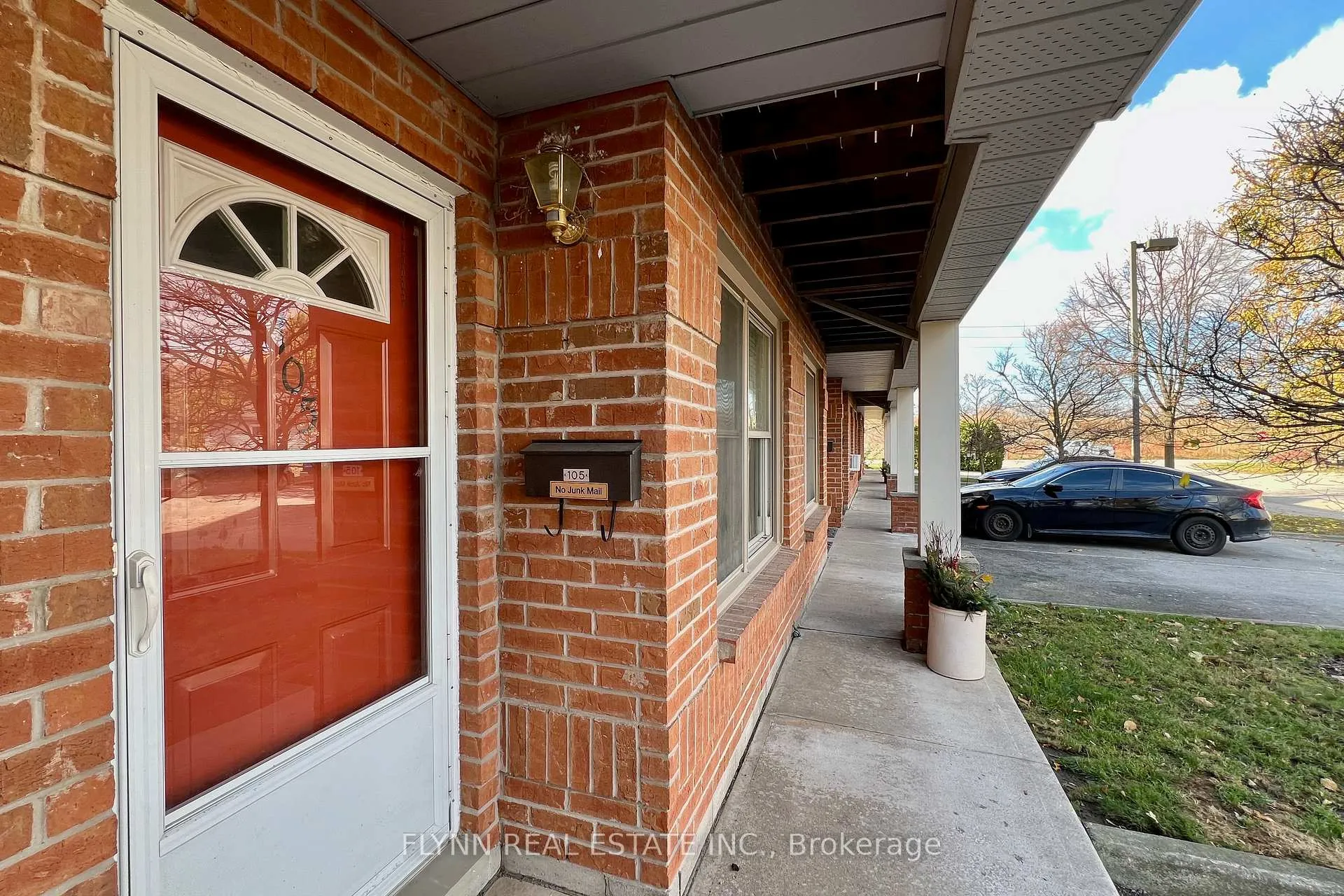 Photo 1 of Unit 105, 2 Walnut Street, St. Catharines, Oakdale — HOMEH