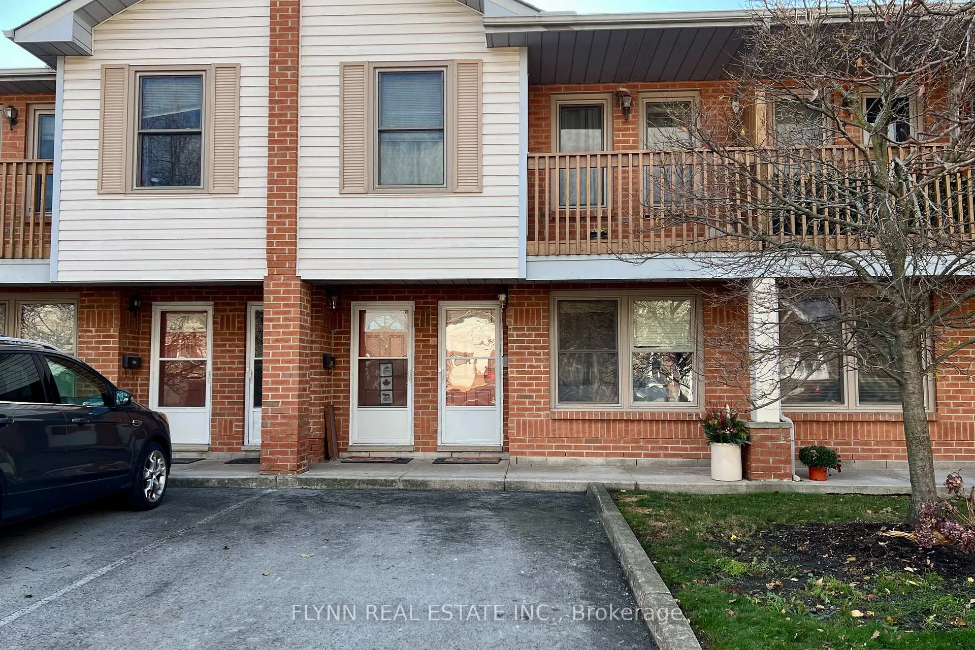 Photo 2 of Unit 105, 2 Walnut Street, St. Catharines, Oakdale — HOMEH