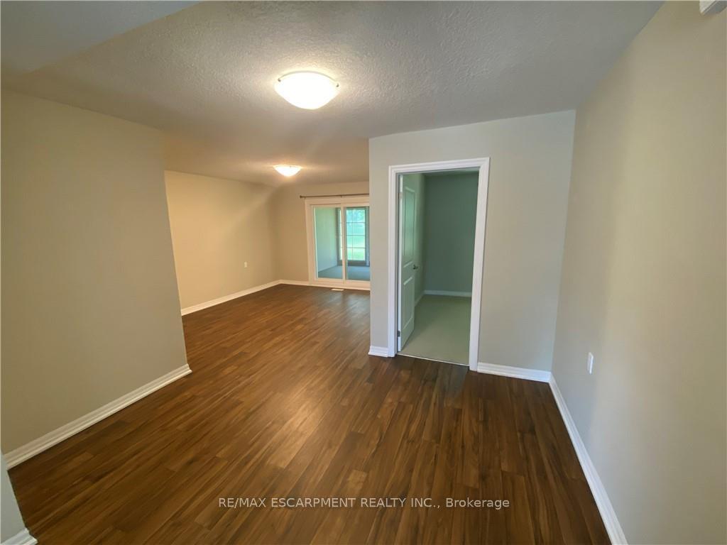 Photo 10 of 13 Szollosy Circle, Hamilton, Kennedy — HOMEH