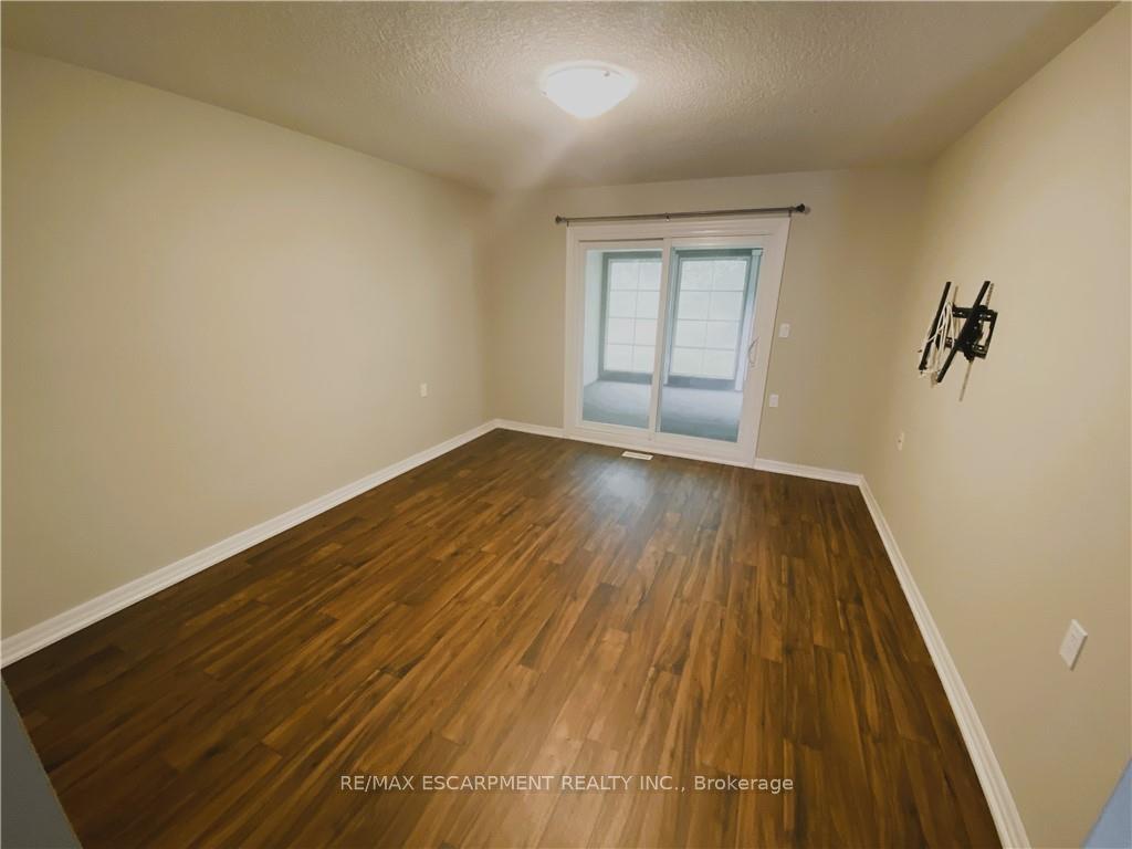 Photo 13 of 13 Szollosy Circle, Hamilton, Kennedy — HOMEH