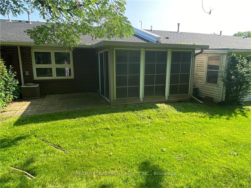 Photo 17 of 13 Szollosy Circle, Hamilton, Kennedy — HOMEH