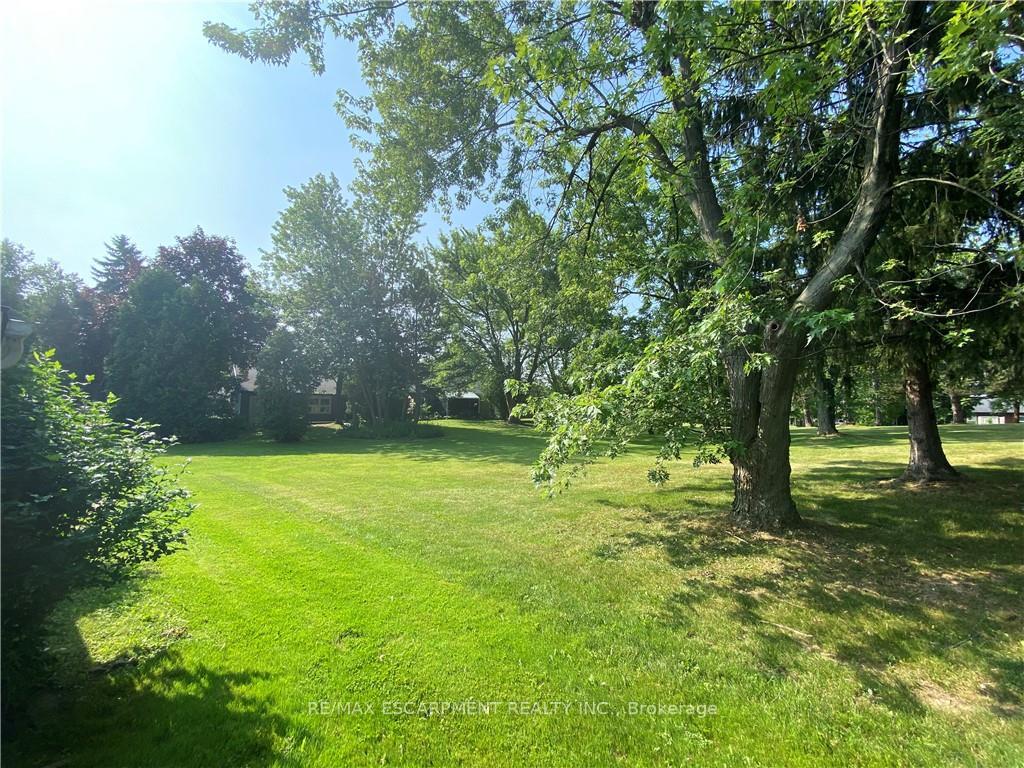 Photo 18 of 13 Szollosy Circle, Hamilton, Kennedy — HOMEH