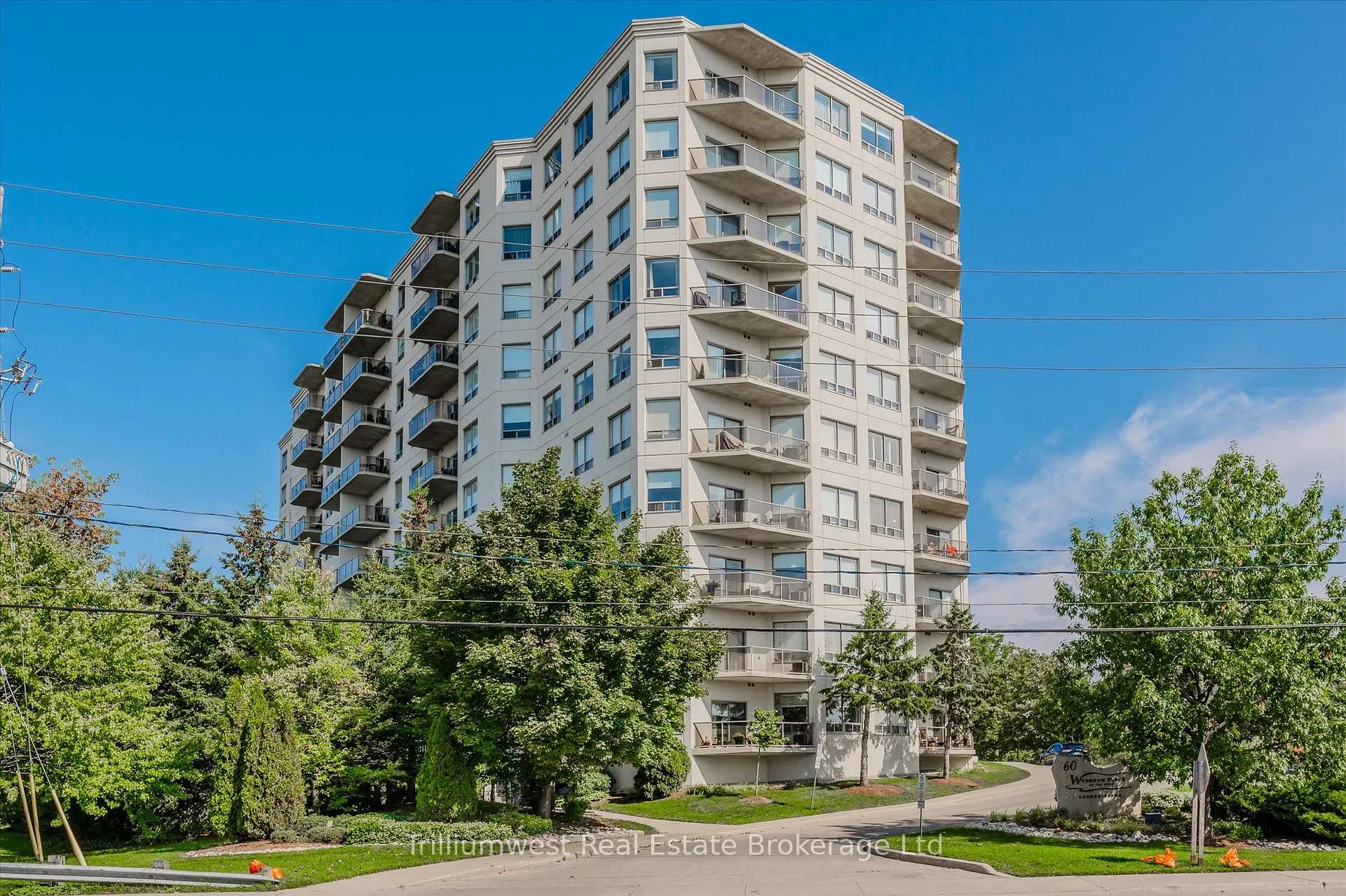 Front of Unit 304, 60 Wyndham Street S