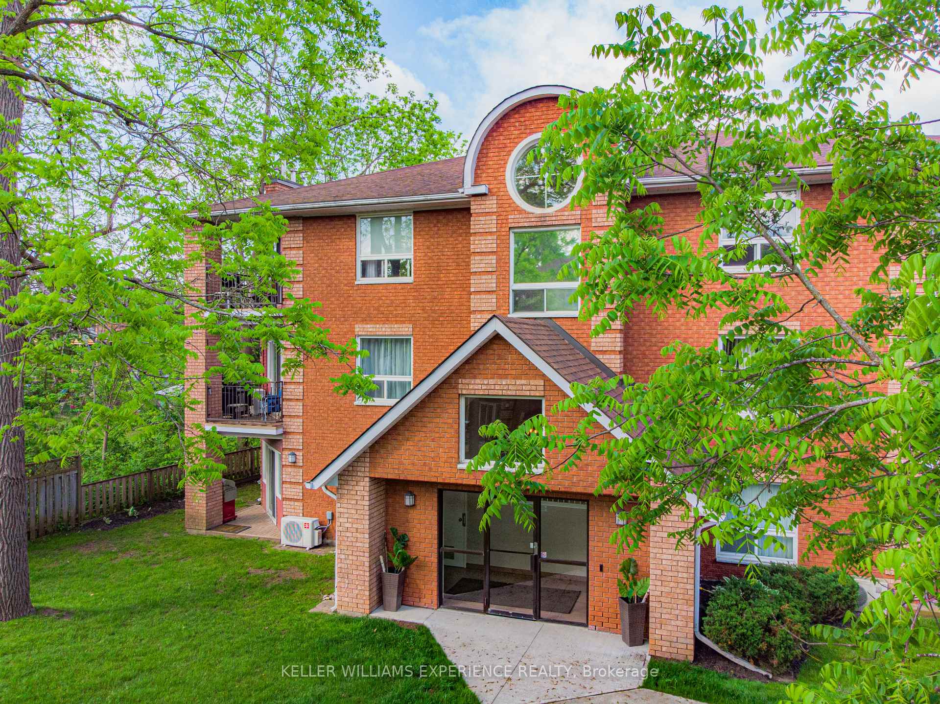 Photo 1 of Unit 204, 131 Clapperton Street, Barrie, Wellington — HOMEH