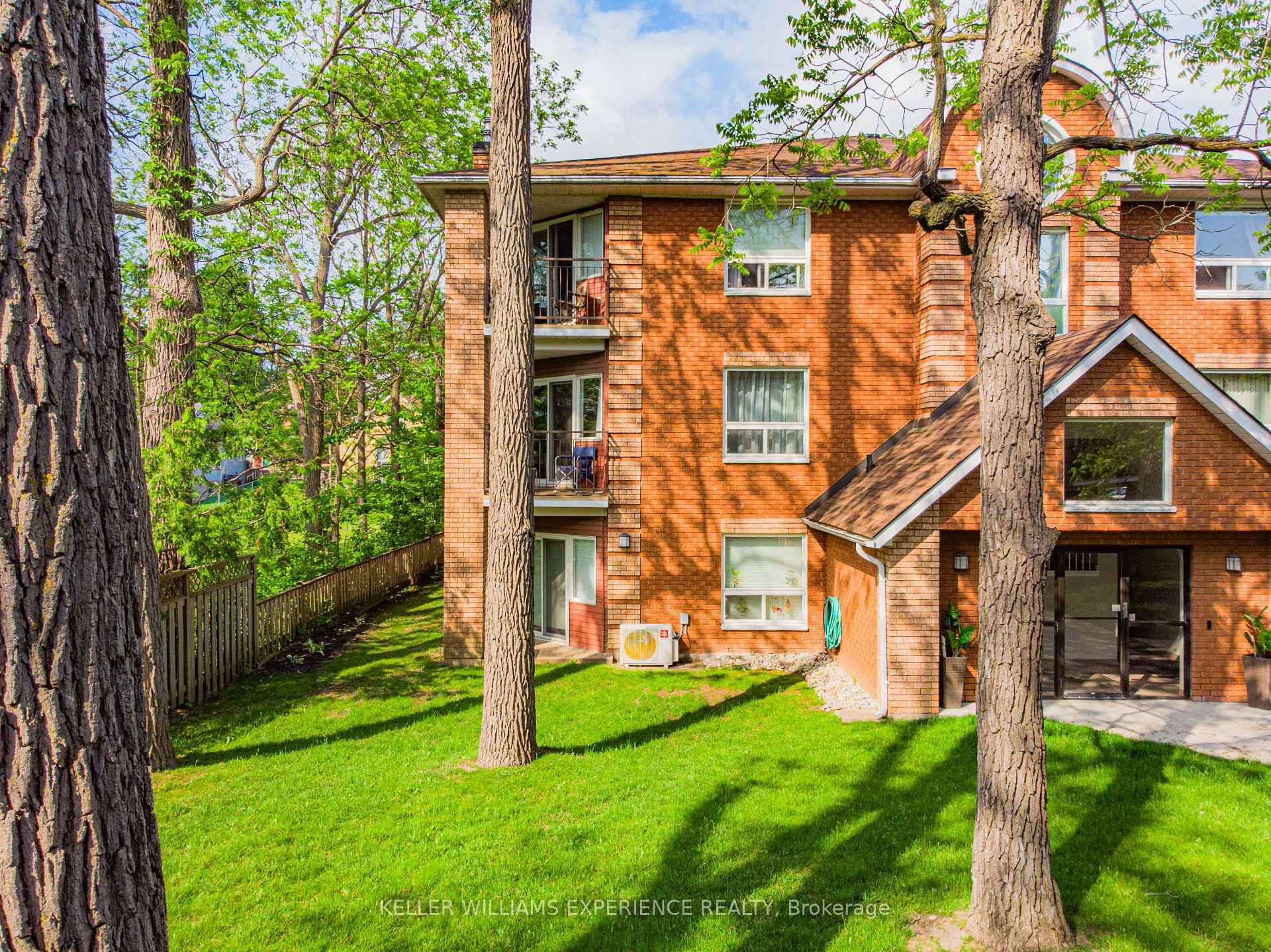 Photo 3 of Unit 204, 131 Clapperton Street, Barrie, Wellington — HOMEH