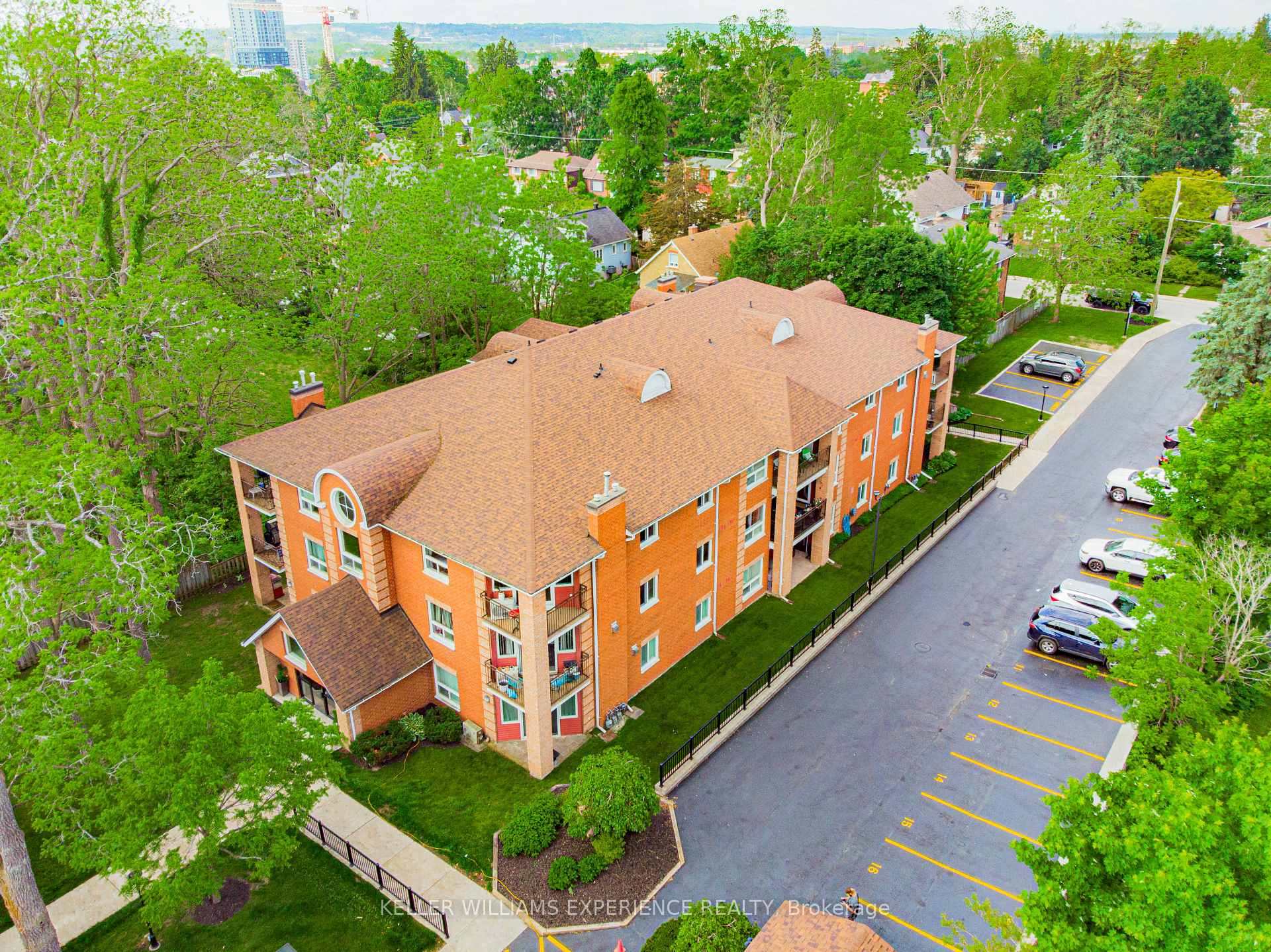 Photo 5 of Unit 204, 131 Clapperton Street, Barrie, Wellington — HOMEH